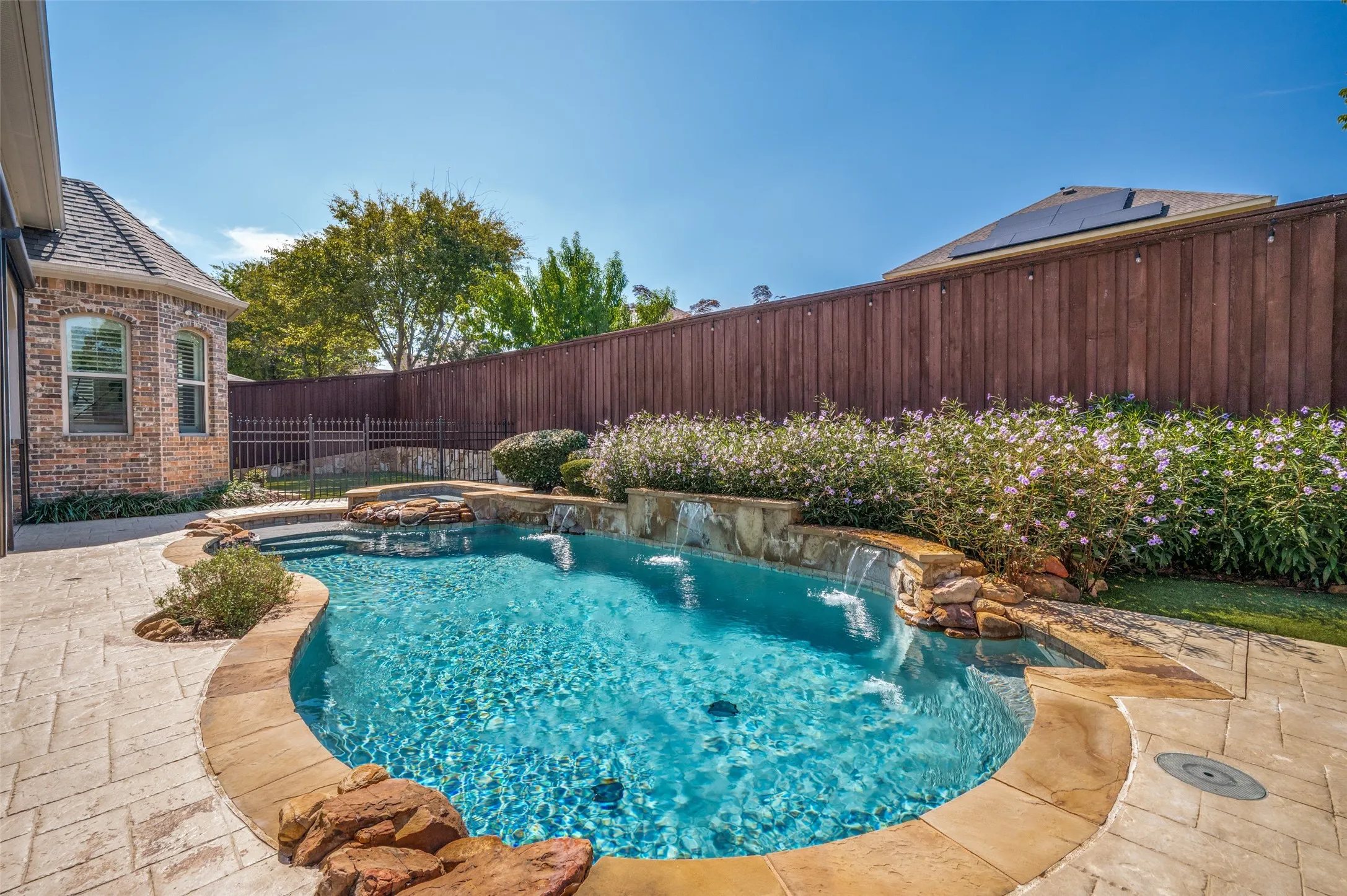 Single Family Residence For Sale in Collin County , 181 Hidden Lake Drive, Prosper, Texas 75078, 5 Bedroom, 6 Bathroom, 3 Garage spaces, 4,838 Sqft, built in 2006, mls#21399764, Real Estate Agent in Prosper, Homes For Sale in Collin county, Homes For Sale in Prosper, Realtor in Prosper Texas, Real Estate Brokerage Independent Realty Texas, Luminita Cordes Realtor