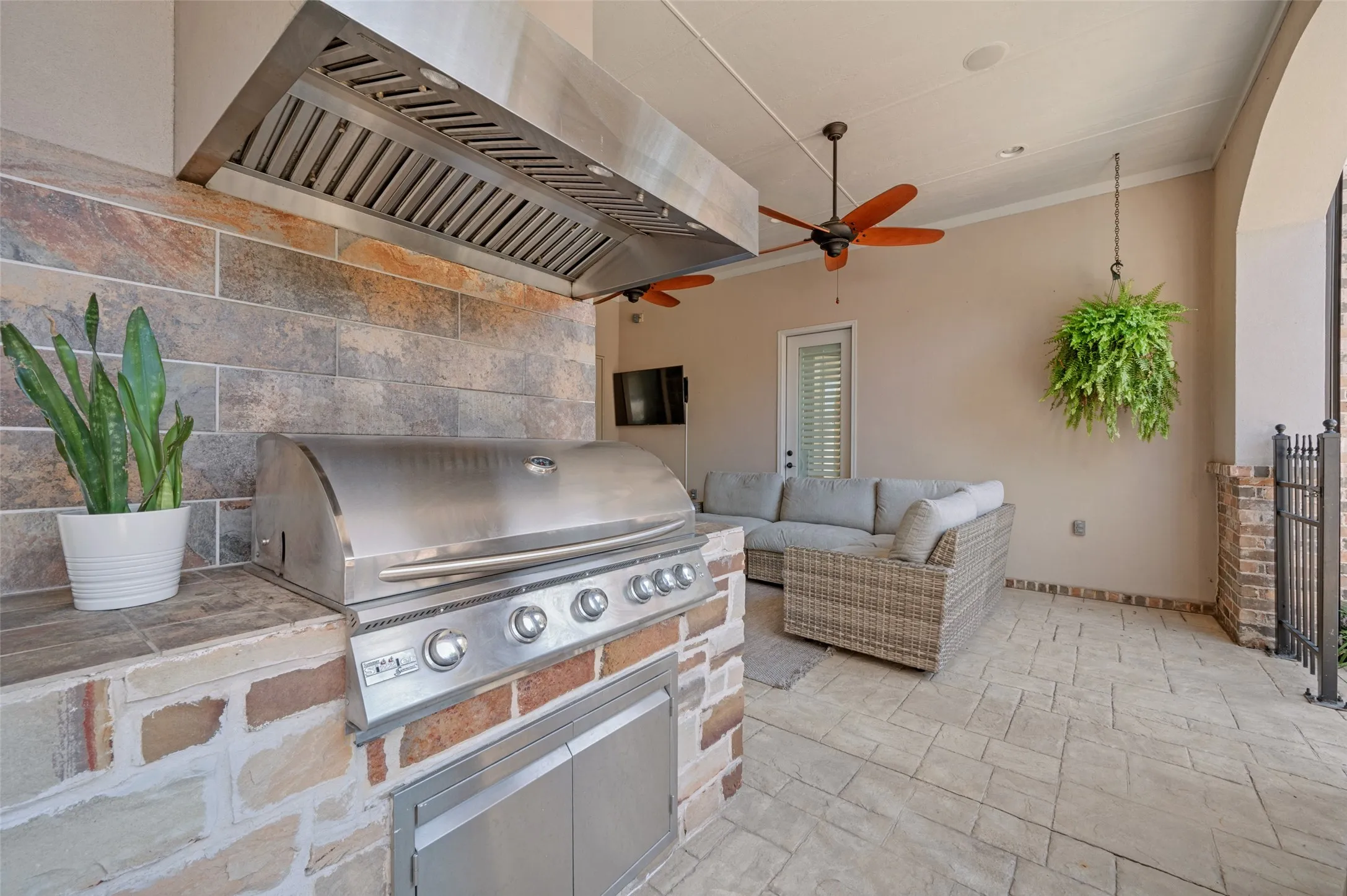 Single Family Residence For Sale in Collin County , 181 Hidden Lake Drive, Prosper, Texas 75078, 5 Bedroom, 6 Bathroom, 3 Garage spaces, 4,838 Sqft, built in 2006, mls#21399764, Real Estate Agent in Prosper, Homes For Sale in Collin county, Homes For Sale in Prosper, Realtor in Prosper Texas, Real Estate Brokerage Independent Realty Texas, Luminita Cordes Realtor