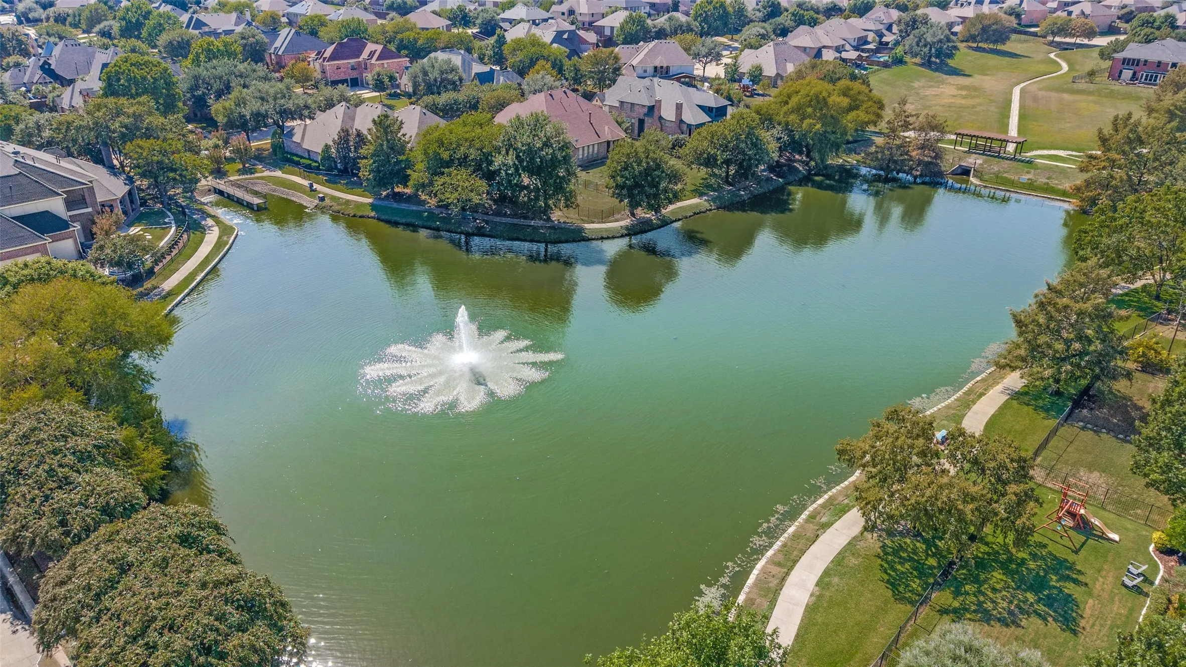Single Family Residence For Sale in Collin County , 181 Hidden Lake Drive, Prosper, Texas 75078, 5 Bedroom, 6 Bathroom, 3 Garage spaces, 4,838 Sqft, built in 2006, mls#21399764, Real Estate Agent in Prosper, Homes For Sale in Collin county, Homes For Sale in Prosper, Realtor in Prosper Texas, Real Estate Brokerage Independent Realty Texas, Luminita Cordes Realtor