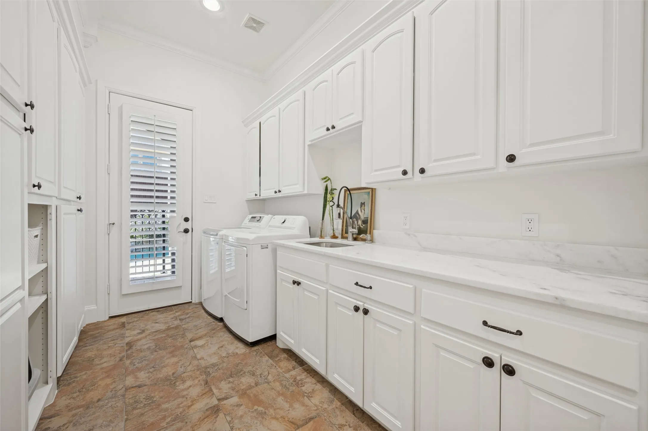 Single Family Residence For Sale in Collin County , 181 Hidden Lake Drive, Prosper, Texas 75078, 5 Bedroom, 6 Bathroom, 3 Garage spaces, 4,838 Sqft, built in 2006, mls#21399764, Real Estate Agent in Prosper, Homes For Sale in Collin county, Homes For Sale in Prosper, Realtor in Prosper Texas, Real Estate Brokerage Independent Realty Texas, Luminita Cordes Realtor