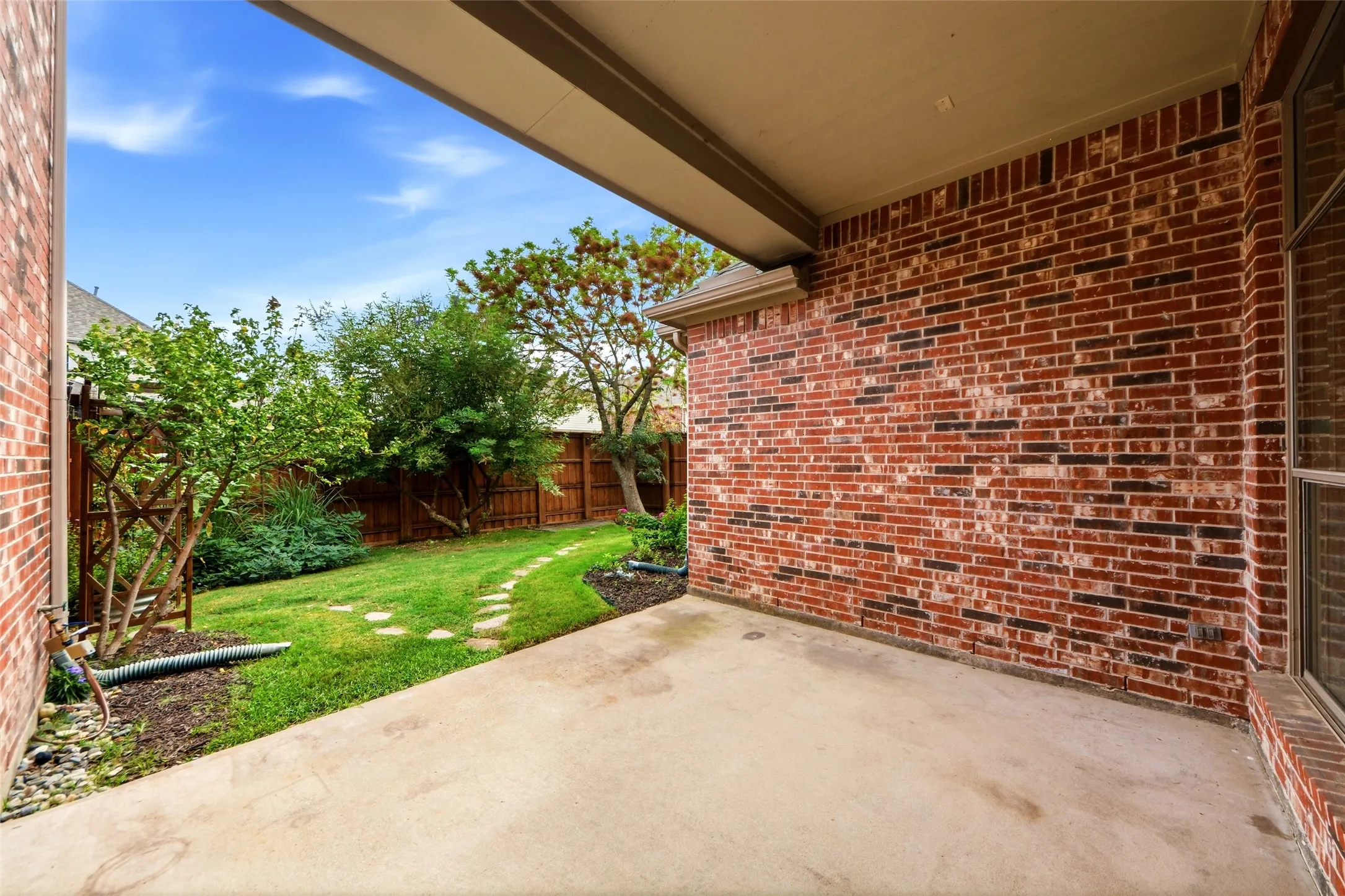 Single Family Residence For Sale in Collin County , 9112 Leafy Glade Road, Plano, Texas 75024, 4 Bedroom, 4 Bathroom, 2 Garage spaces, 3,056 Sqft, built in 2004, mls#21413089, Real Estate Agent in Plano, Homes For Sale in Collin county, Homes For Sale in Plano, Realtor in Plano Texas, Real Estate Brokerage Independent Realty Texas, Luminita Cordes Realtor