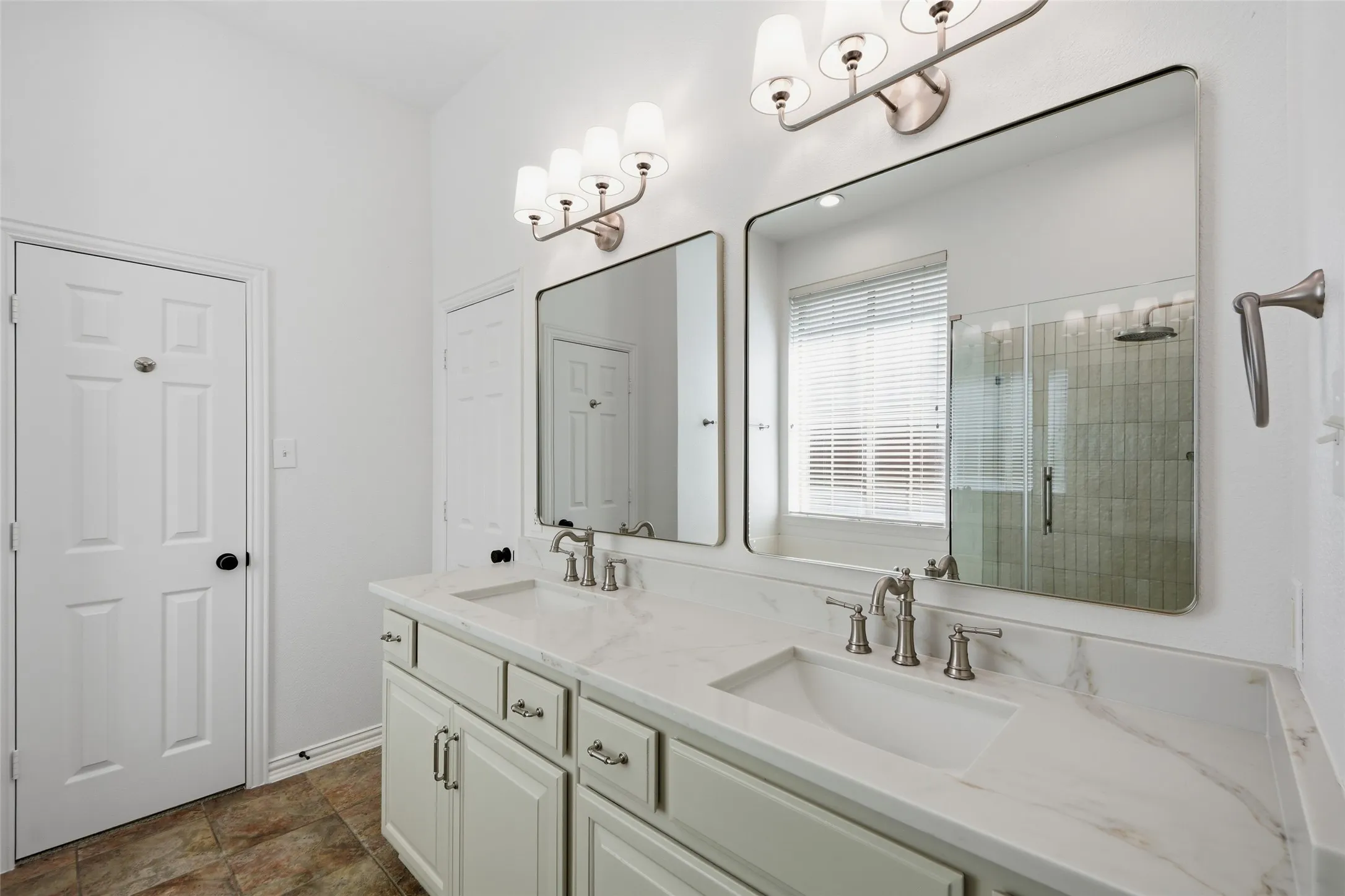 Single Family Residence For Sale in Collin County , 9112 Leafy Glade Road, Plano, Texas 75024, 4 Bedroom, 4 Bathroom, 2 Garage spaces, 3,056 Sqft, built in 2004, mls#21413089, Real Estate Agent in Plano, Homes For Sale in Collin county, Homes For Sale in Plano, Realtor in Plano Texas, Real Estate Brokerage Independent Realty Texas, Luminita Cordes Realtor
