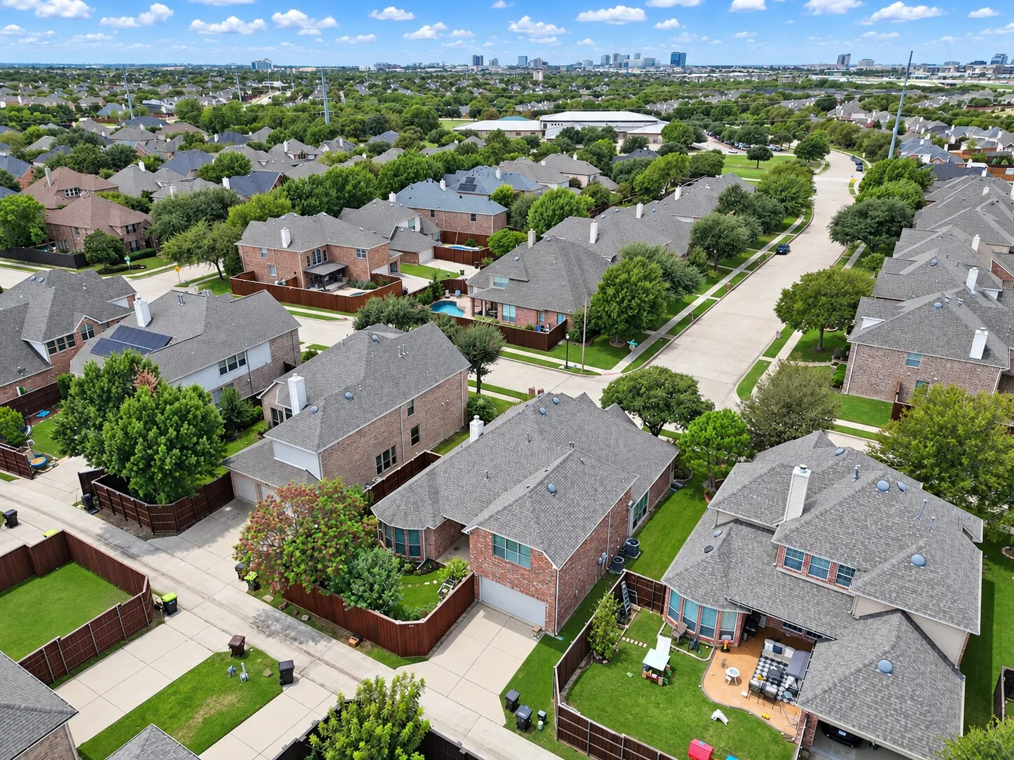 Single Family Residence For Sale in Collin County , 9112 Leafy Glade Road, Plano, Texas 75024, 4 Bedroom, 4 Bathroom, 2 Garage spaces, 3,056 Sqft, built in 2004, mls#21413089, Real Estate Agent in Plano, Homes For Sale in Collin county, Homes For Sale in Plano, Realtor in Plano Texas, Real Estate Brokerage Independent Realty Texas, Luminita Cordes Realtor