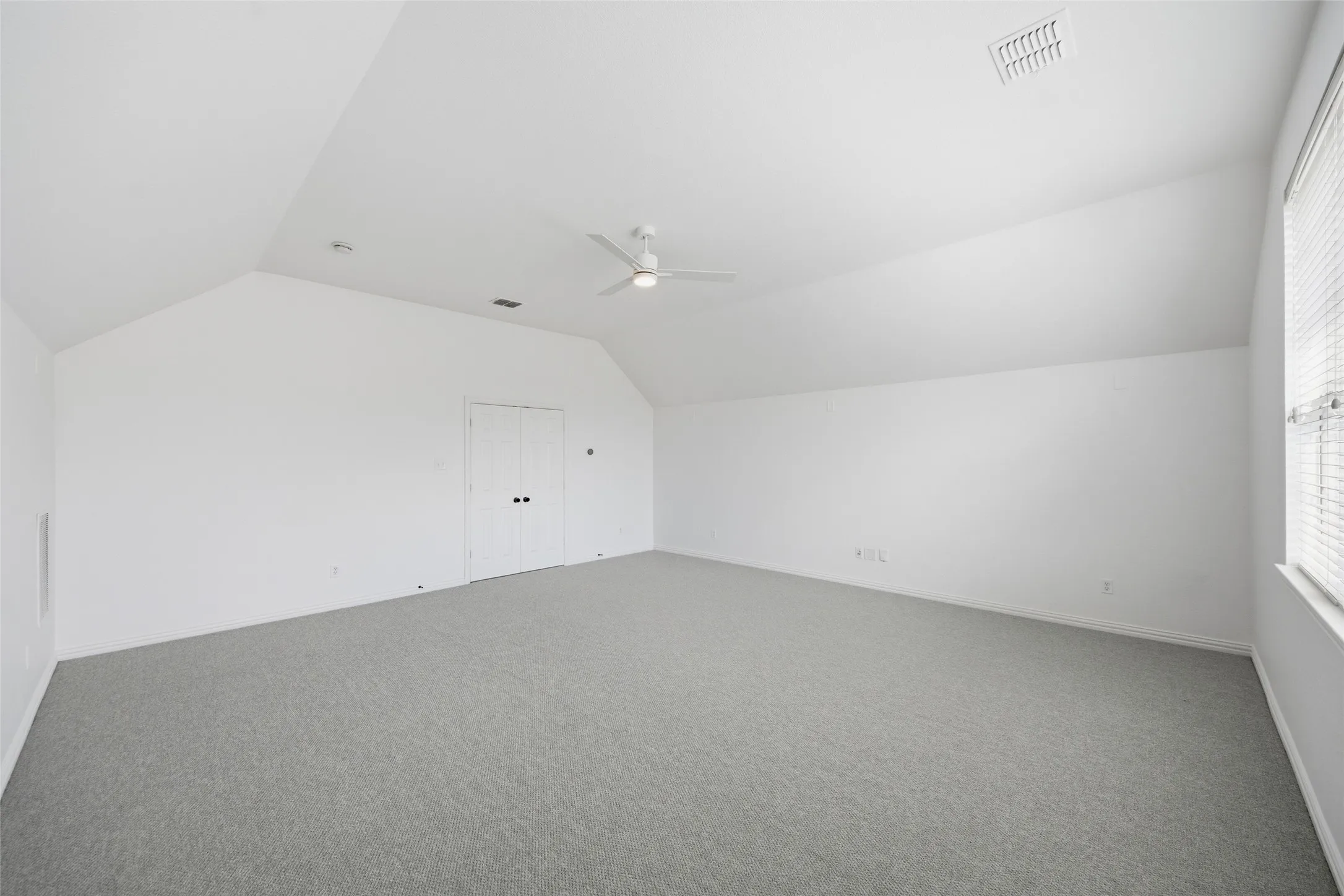 Single Family Residence For Sale in Collin County , 9112 Leafy Glade Road, Plano, Texas 75024, 4 Bedroom, 4 Bathroom, 2 Garage spaces, 3,056 Sqft, built in 2004, mls#21413089, Real Estate Agent in Plano, Homes For Sale in Collin county, Homes For Sale in Plano, Realtor in Plano Texas, Real Estate Brokerage Independent Realty Texas, Luminita Cordes Realtor