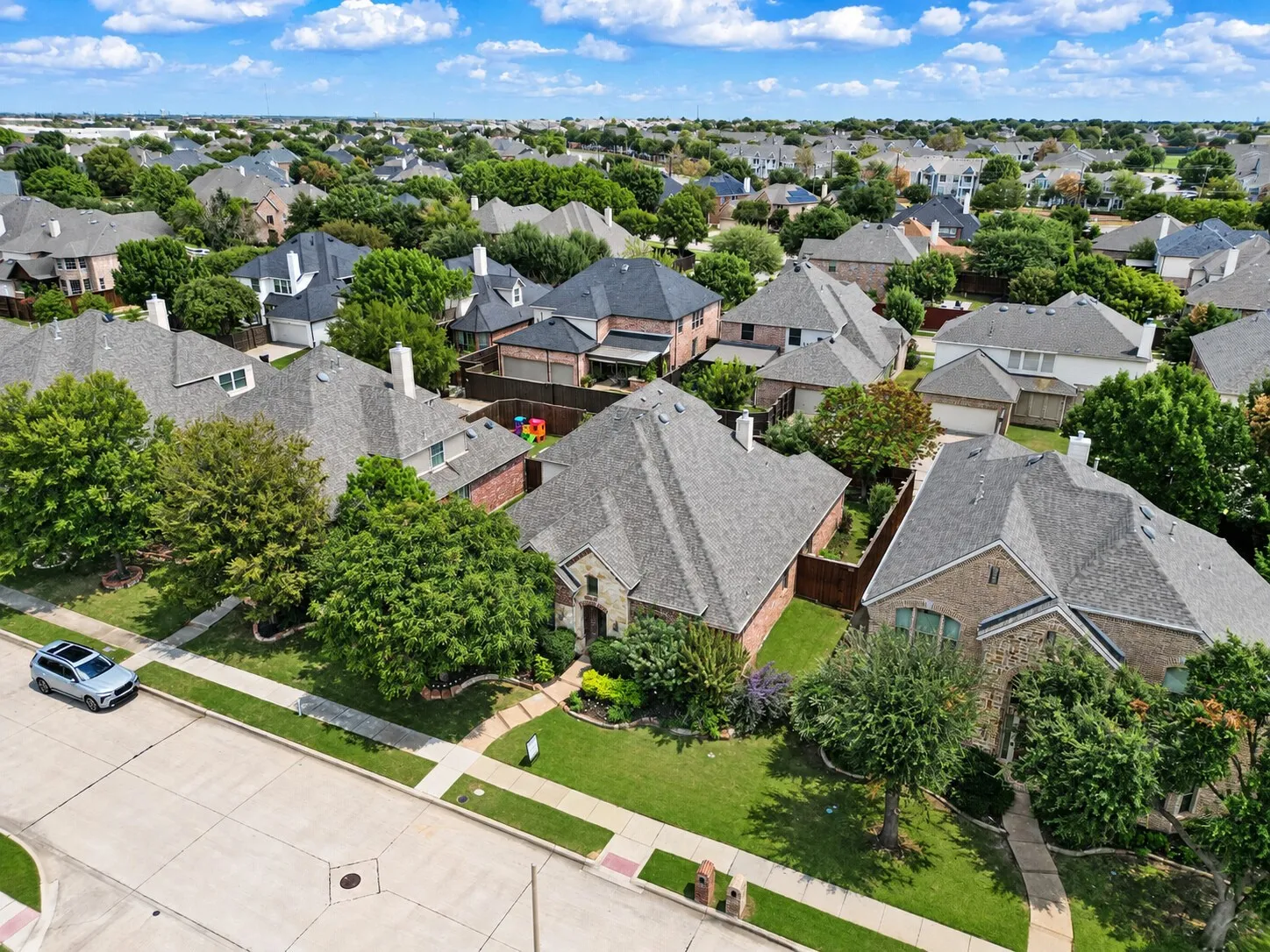 Single Family Residence For Sale in Collin County , 9112 Leafy Glade Road, Plano, Texas 75024, 4 Bedroom, 4 Bathroom, 2 Garage spaces, 3,056 Sqft, built in 2004, mls#21413089, Real Estate Agent in Plano, Homes For Sale in Collin county, Homes For Sale in Plano, Realtor in Plano Texas, Real Estate Brokerage Independent Realty Texas, Luminita Cordes Realtor