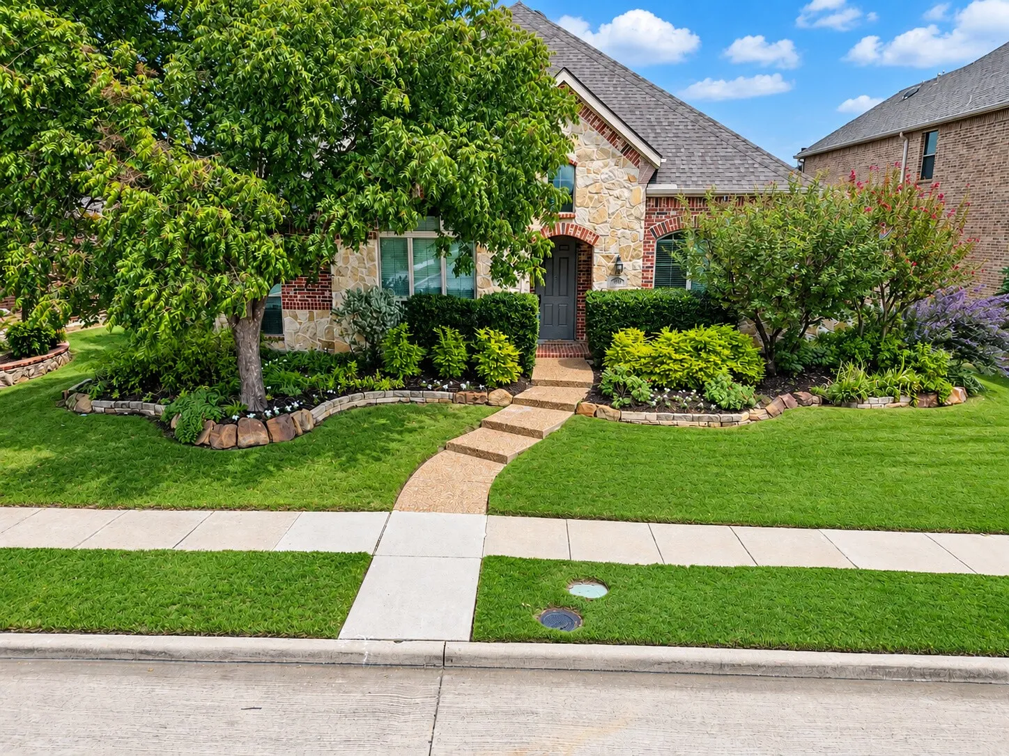 Single Family Residence For Sale in Collin County , 9112 Leafy Glade Road, Plano, Texas 75024, 4 Bedroom, 4 Bathroom, 2 Garage spaces, 3,056 Sqft, built in 2004, mls#21413089, Real Estate Agent in Plano, Homes For Sale in Collin county, Homes For Sale in Plano, Realtor in Plano Texas, Real Estate Brokerage Independent Realty Texas, Luminita Cordes Realtor