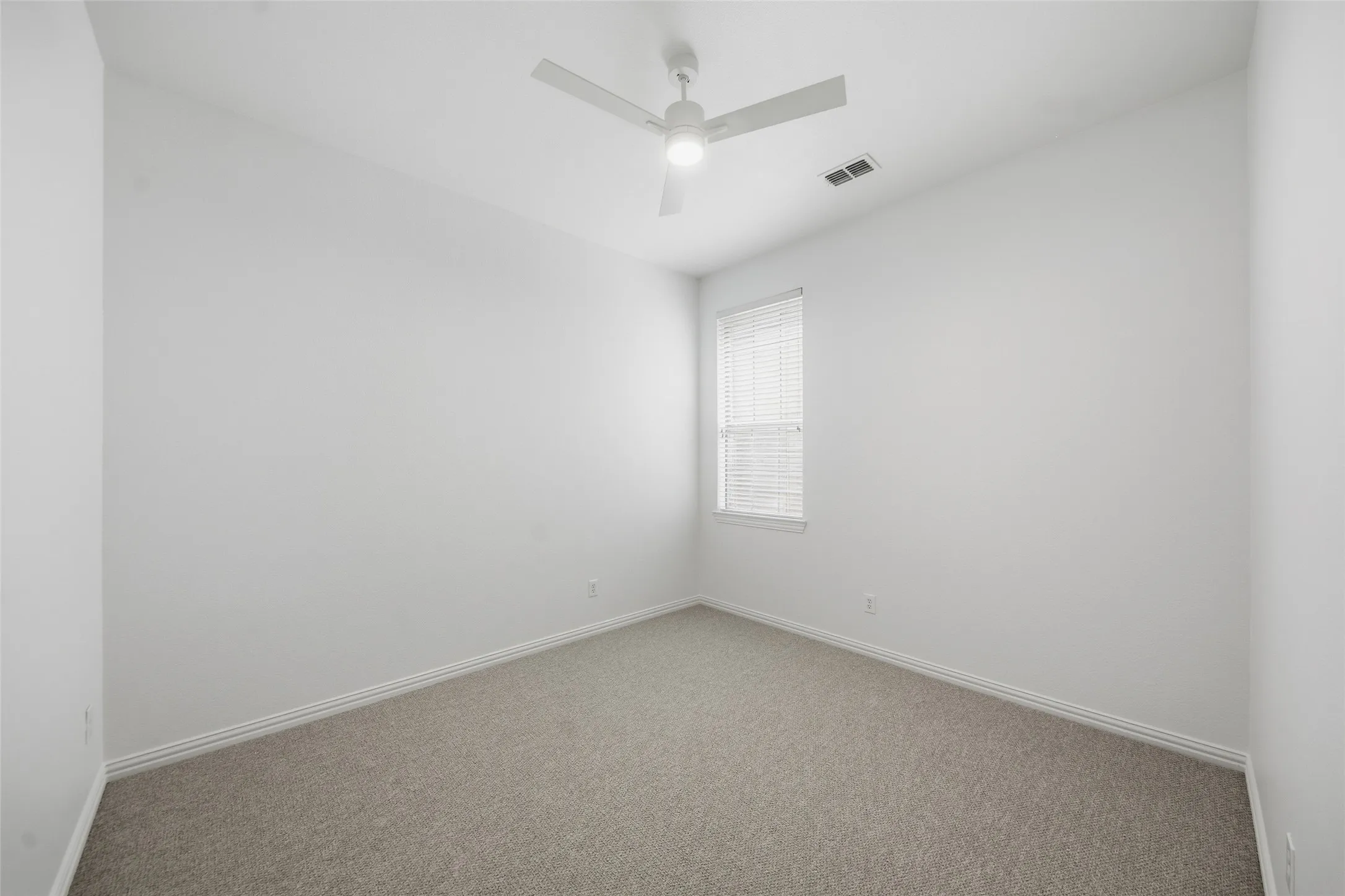 Single Family Residence For Sale in Collin County , 9112 Leafy Glade Road, Plano, Texas 75024, 4 Bedroom, 4 Bathroom, 2 Garage spaces, 3,056 Sqft, built in 2004, mls#21413089, Real Estate Agent in Plano, Homes For Sale in Collin county, Homes For Sale in Plano, Realtor in Plano Texas, Real Estate Brokerage Independent Realty Texas, Luminita Cordes Realtor