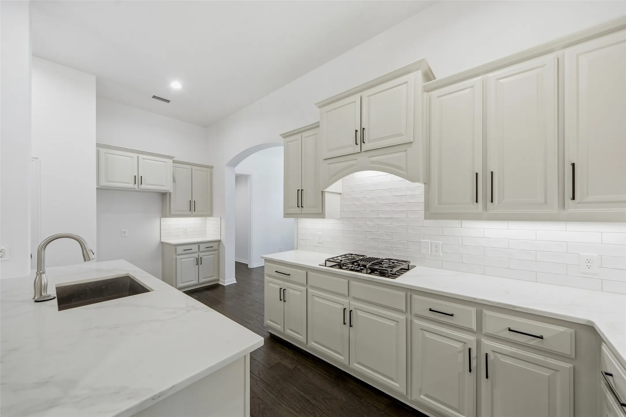 Single Family Residence For Sale in Collin County , 9112 Leafy Glade Road, Plano, Texas 75024, 4 Bedroom, 4 Bathroom, 2 Garage spaces, 3,056 Sqft, built in 2004, mls#21413089, Real Estate Agent in Plano, Homes For Sale in Collin county, Homes For Sale in Plano, Realtor in Plano Texas, Real Estate Brokerage Independent Realty Texas, Luminita Cordes Realtor