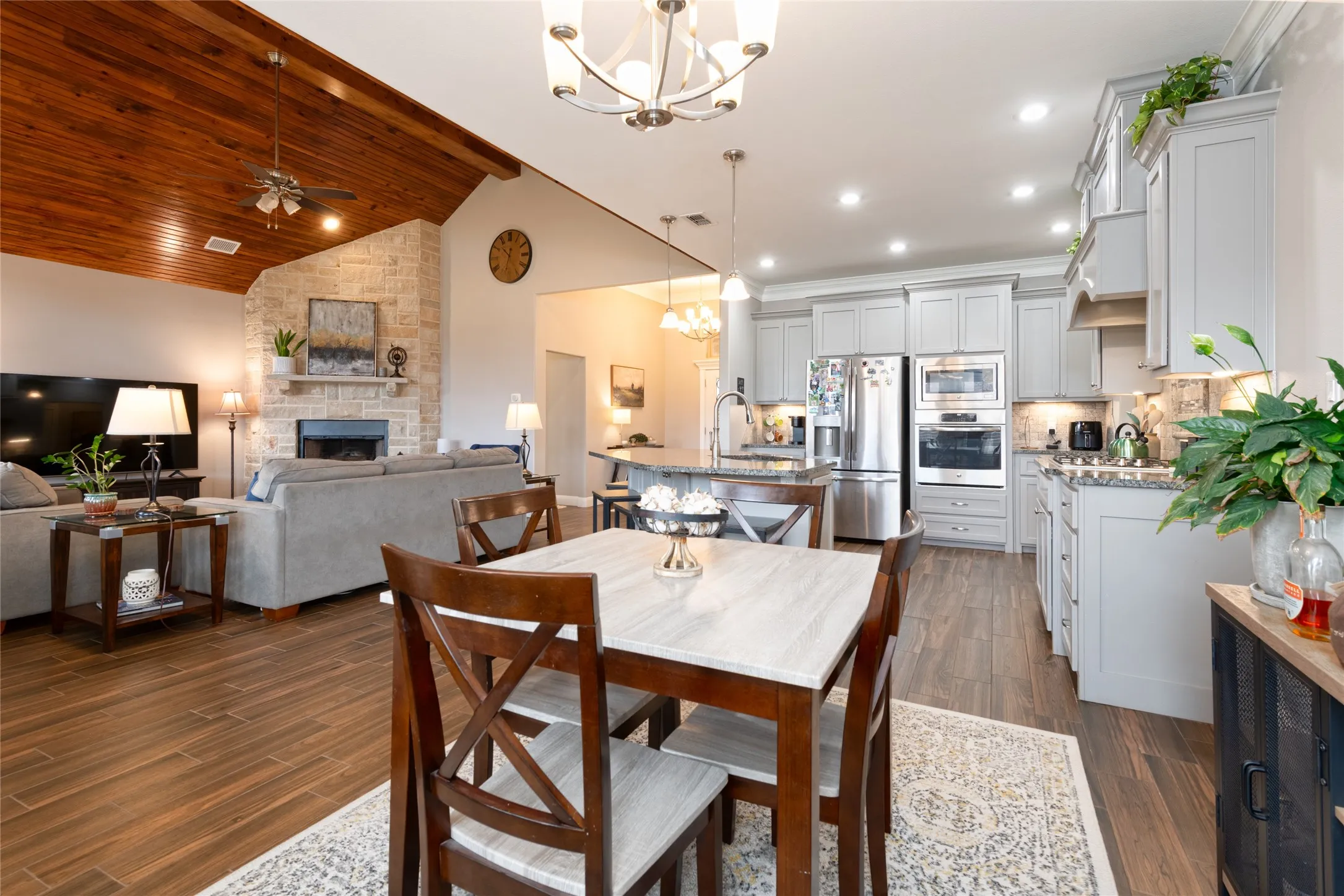 Single Family Residence For Sale in Taylor County , 3810 Kady Ridge, Abilene, Texas 79606, 4 Bedroom, 3 Bathroom, 2 Garage spaces, 2,340 Sqft, built in 2017, mls#21411458, Real Estate Agent in Abilene, Homes For Sale in Taylor county, Homes For Sale in Abilene, Realtor in Abilene Texas, Real Estate Brokerage Independent Realty Texas, Luminita Cordes Realtor
