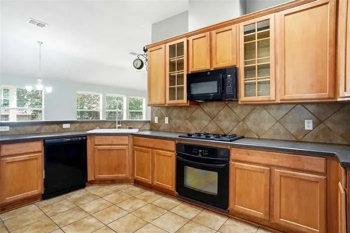 Single Family Residence For Rent in Denton County , 3305 Purdue Drive, Denton, Texas 76210, 4 Bedroom, 2 Bathroom, 2 Garage spaces, 1,942 Sqft, built in 2005, mls#21413223, Real Estate Agent in Denton, Homes For Rent in Denton county, Homes For Rent in Denton, Realtor in Denton Texas, Real Estate Brokerage Independent Realty Texas, Luminita Cordes Realtor