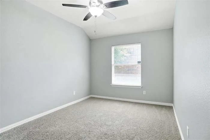 Single Family Residence For Rent in Denton County , 3305 Purdue Drive, Denton, Texas 76210, 4 Bedroom, 2 Bathroom, 2 Garage spaces, 1,942 Sqft, built in 2005, mls#21413223, Real Estate Agent in Denton, Homes For Rent in Denton county, Homes For Rent in Denton, Realtor in Denton Texas, Real Estate Brokerage Independent Realty Texas, Luminita Cordes Realtor