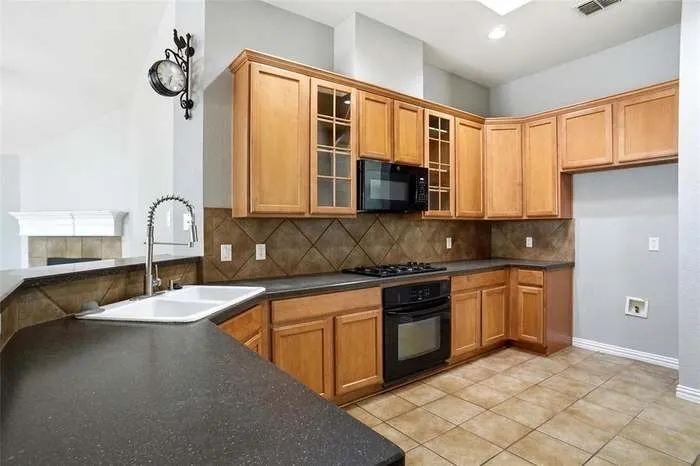 Single Family Residence For Rent in Denton County , 3305 Purdue Drive, Denton, Texas 76210, 4 Bedroom, 2 Bathroom, 2 Garage spaces, 1,942 Sqft, built in 2005, mls#21413223, Real Estate Agent in Denton, Homes For Rent in Denton county, Homes For Rent in Denton, Realtor in Denton Texas, Real Estate Brokerage Independent Realty Texas, Luminita Cordes Realtor