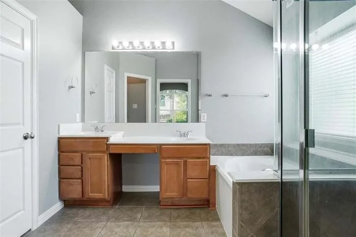 Single Family Residence For Rent in Denton County , 3305 Purdue Drive, Denton, Texas 76210, 4 Bedroom, 2 Bathroom, 2 Garage spaces, 1,942 Sqft, built in 2005, mls#21413223, Real Estate Agent in Denton, Homes For Rent in Denton county, Homes For Rent in Denton, Realtor in Denton Texas, Real Estate Brokerage Independent Realty Texas, Luminita Cordes Realtor