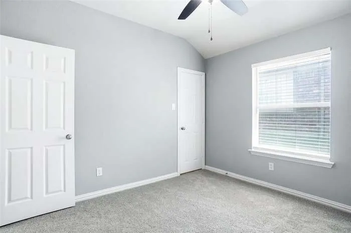Single Family Residence For Rent in Denton County , 3305 Purdue Drive, Denton, Texas 76210, 4 Bedroom, 2 Bathroom, 2 Garage spaces, 1,942 Sqft, built in 2005, mls#21413223, Real Estate Agent in Denton, Homes For Rent in Denton county, Homes For Rent in Denton, Realtor in Denton Texas, Real Estate Brokerage Independent Realty Texas, Luminita Cordes Realtor
