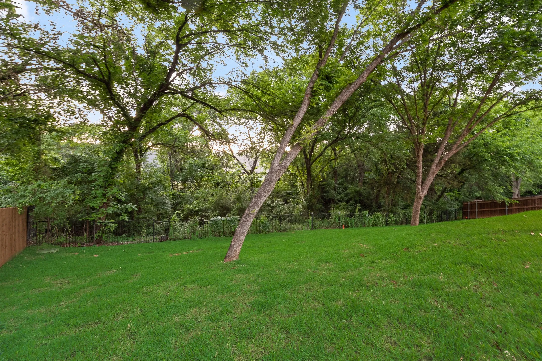 Single Family Residence For Sale in Denton County , 10 Brook Hollow Lane, Trophy Club, Texas 76262, 5 Bedroom, 5 Bathroom, 3 Garage spaces, 4,790 Sqft, built in 2026, mls#21413333, Real Estate Agent in Trophy Club, Homes For Sale in Denton county, Homes For Sale in Trophy Club, Realtor in Trophy Club Texas, Real Estate Brokerage Independent Realty Texas, Luminita Cordes Realtor