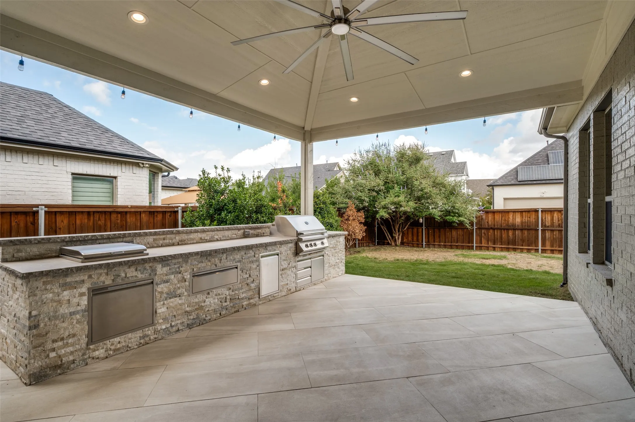 Fabulous Outdoor Kitchen