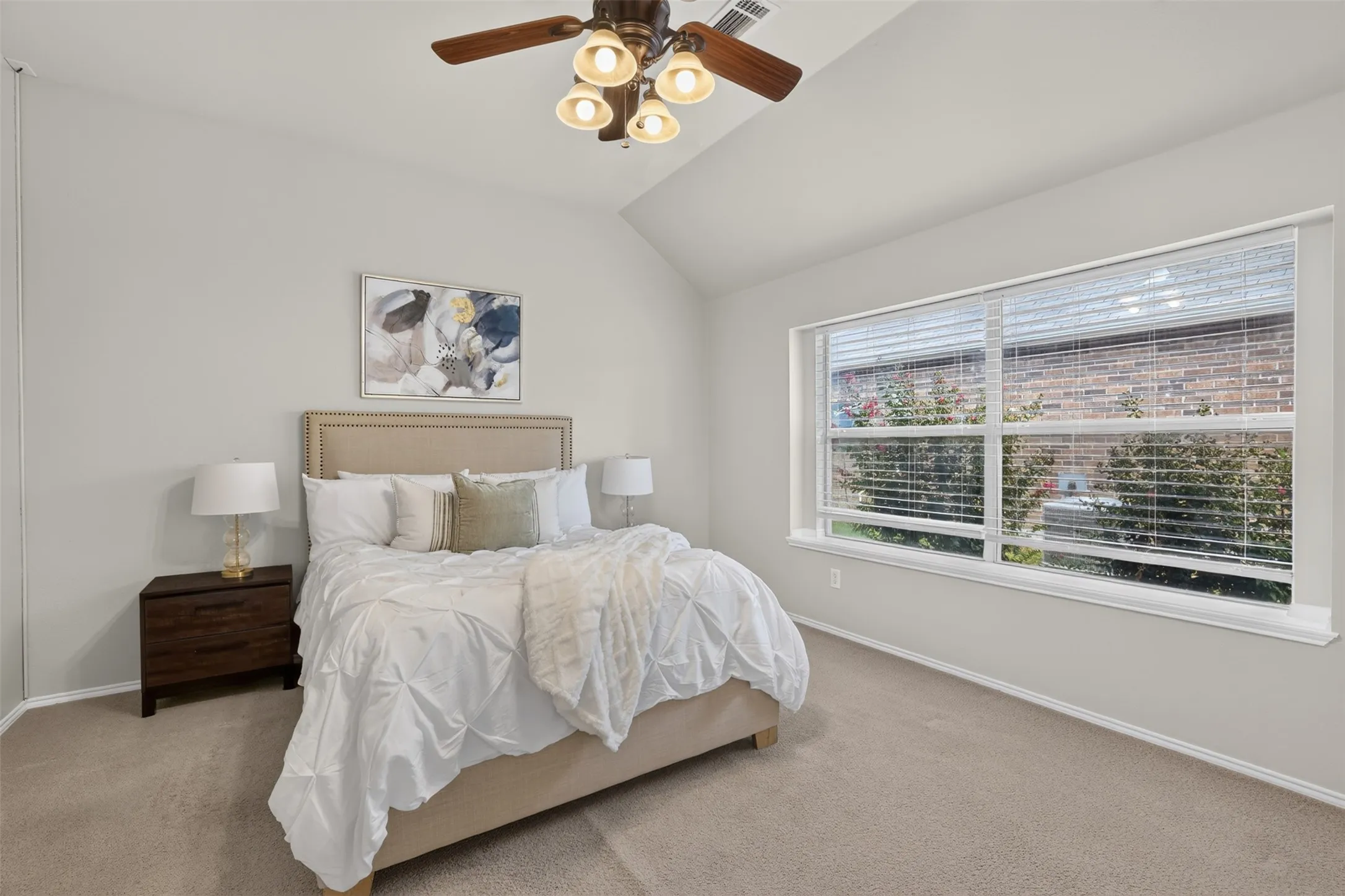 Single Family Residence For Sale in Collin County , 3409 Bluegrass Drive, Plano, Texas 75074, 3 Bedroom, 2 Bathroom, 2 Garage spaces, 1,815 Sqft, built in 2001, mls#21412616, Real Estate Agent in Plano, Homes For Sale in Collin county, Homes For Sale in Plano, Realtor in Plano Texas, Real Estate Brokerage Independent Realty Texas, Luminita Cordes Realtor