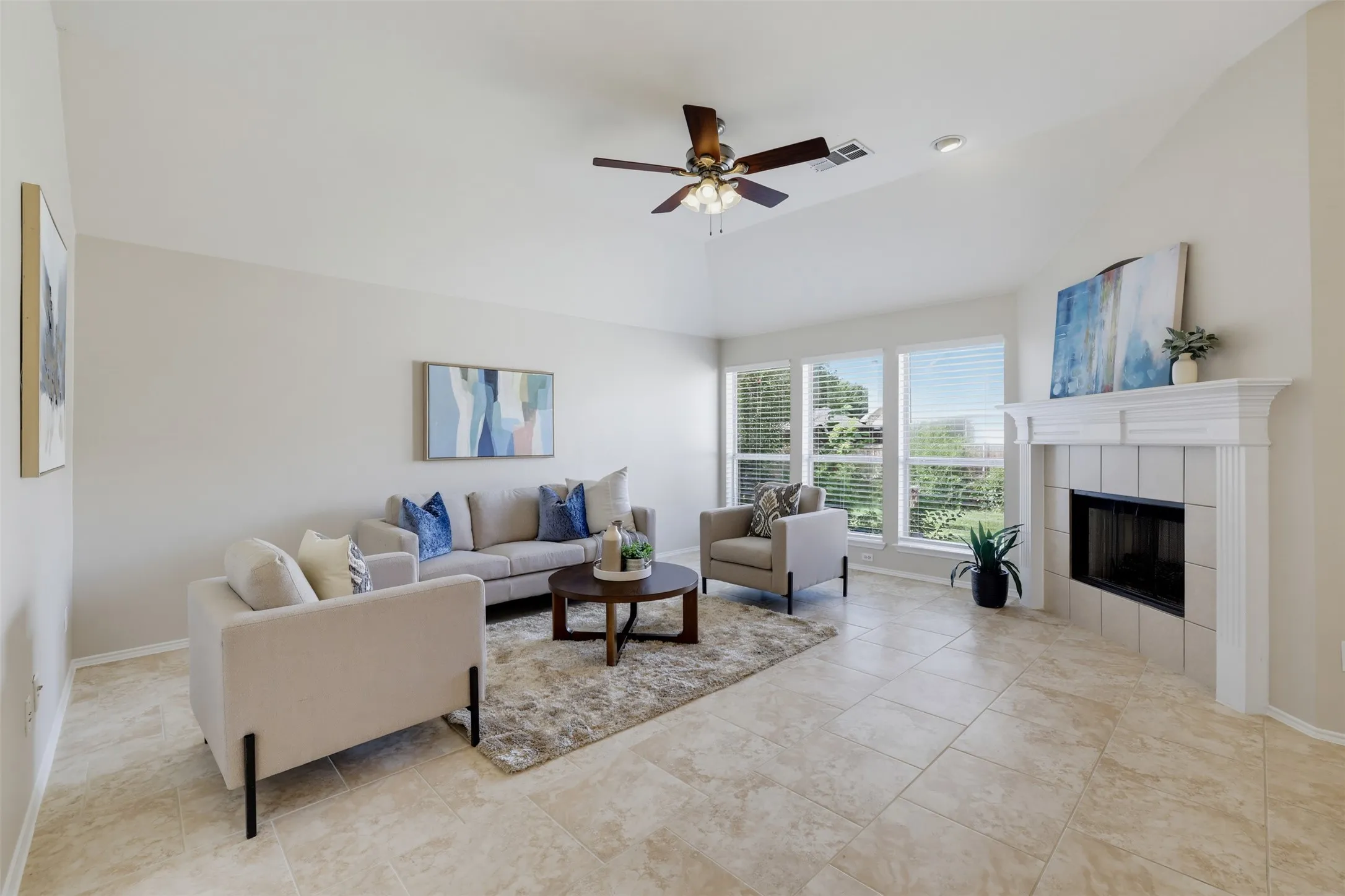 Single Family Residence For Sale in Collin County , 3409 Bluegrass Drive, Plano, Texas 75074, 3 Bedroom, 2 Bathroom, 2 Garage spaces, 1,815 Sqft, built in 2001, mls#21412616, Real Estate Agent in Plano, Homes For Sale in Collin county, Homes For Sale in Plano, Realtor in Plano Texas, Real Estate Brokerage Independent Realty Texas, Luminita Cordes Realtor
