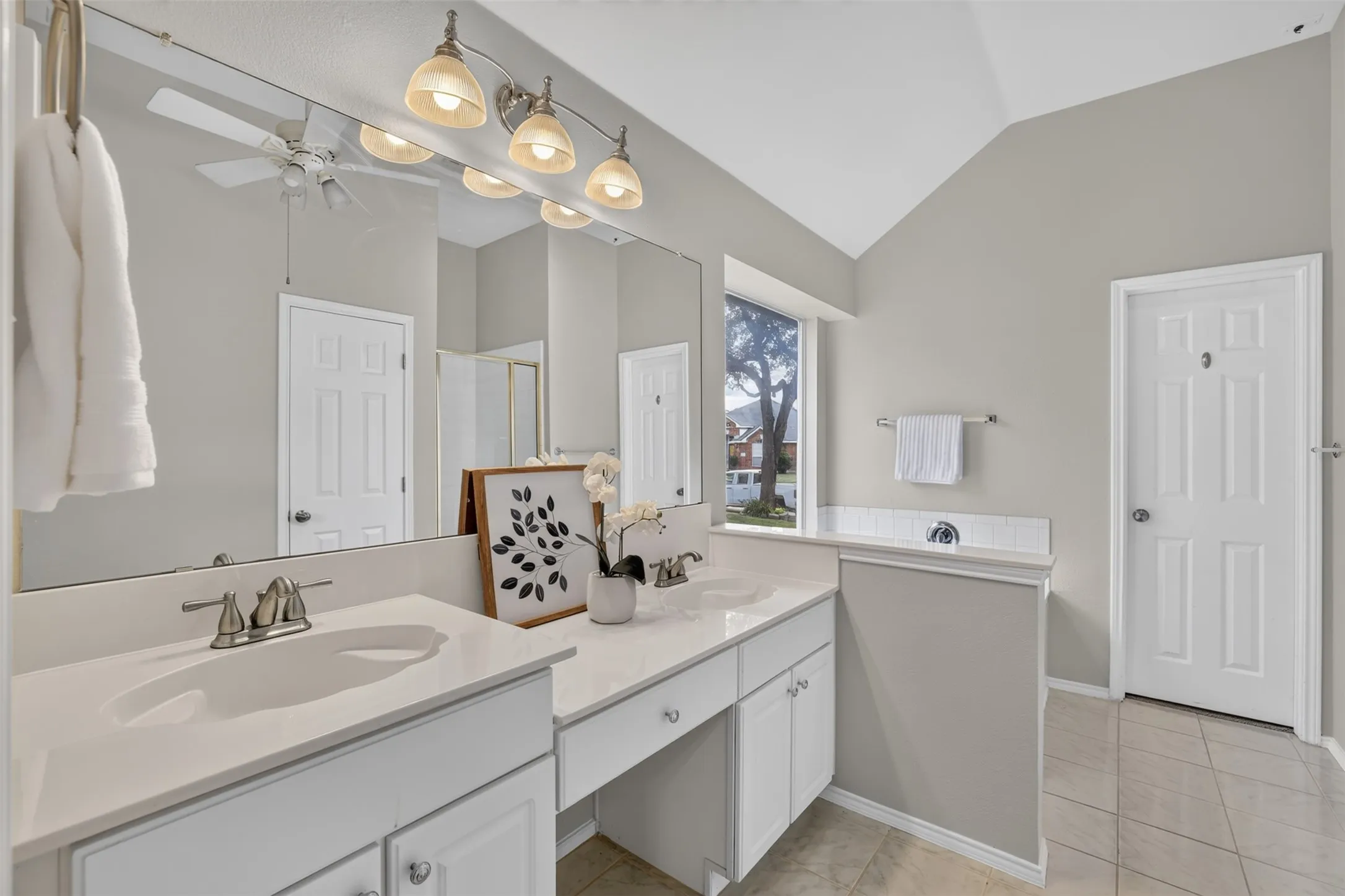 Single Family Residence For Sale in Collin County , 3409 Bluegrass Drive, Plano, Texas 75074, 3 Bedroom, 2 Bathroom, 2 Garage spaces, 1,815 Sqft, built in 2001, mls#21412616, Real Estate Agent in Plano, Homes For Sale in Collin county, Homes For Sale in Plano, Realtor in Plano Texas, Real Estate Brokerage Independent Realty Texas, Luminita Cordes Realtor