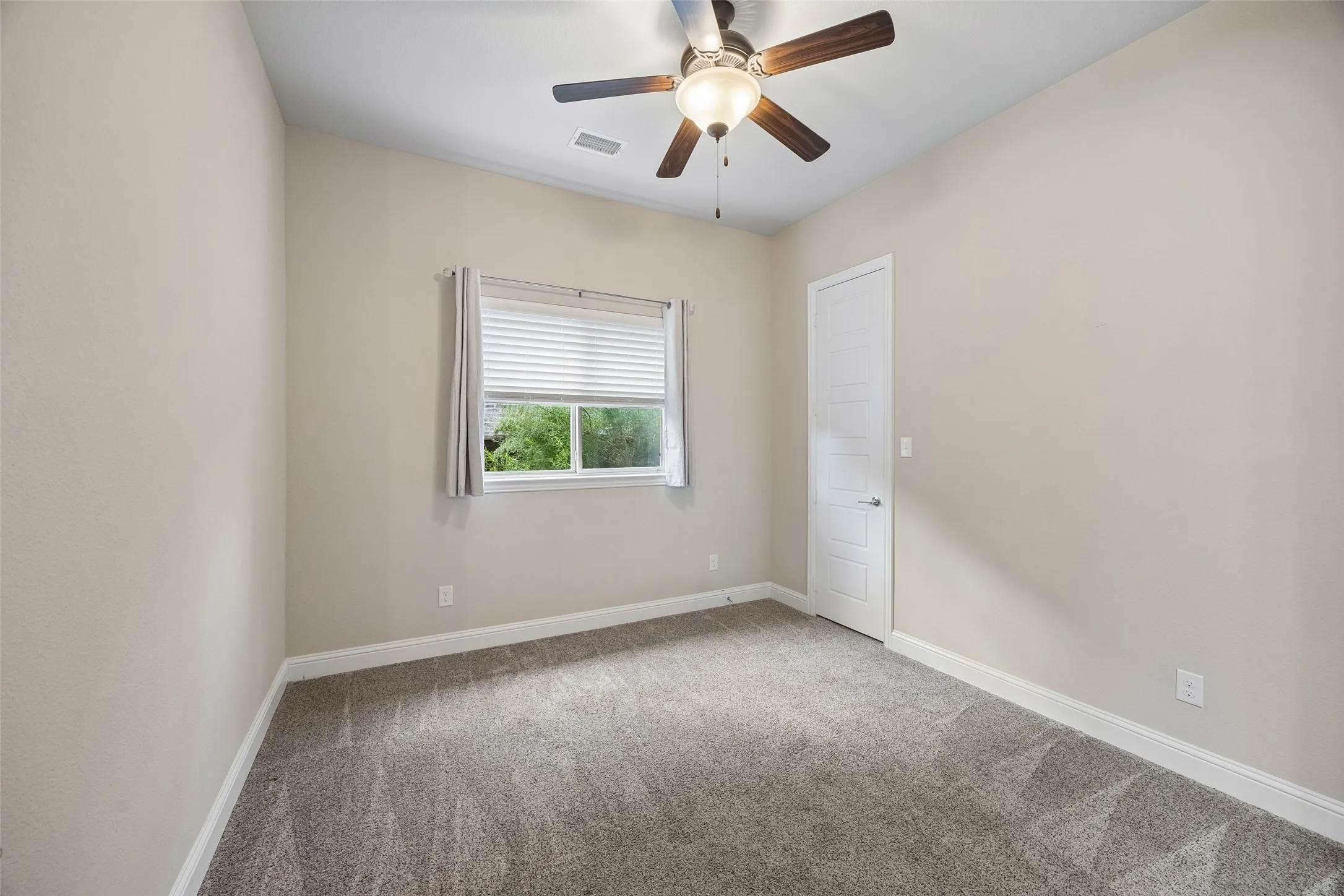 Single Family Residence For Sale in Collin County , 1306 Cypress Creek Way, Celina, Texas 75009, 4 Bedroom, 4 Bathroom, 3 Garage spaces, 3,319 Sqft, built in 2015, mls#21411665, Real Estate Agent in Celina, Homes For Sale in Collin county, Homes For Sale in Celina, Realtor in Celina Texas, Real Estate Brokerage Independent Realty Texas, Luminita Cordes Realtor
