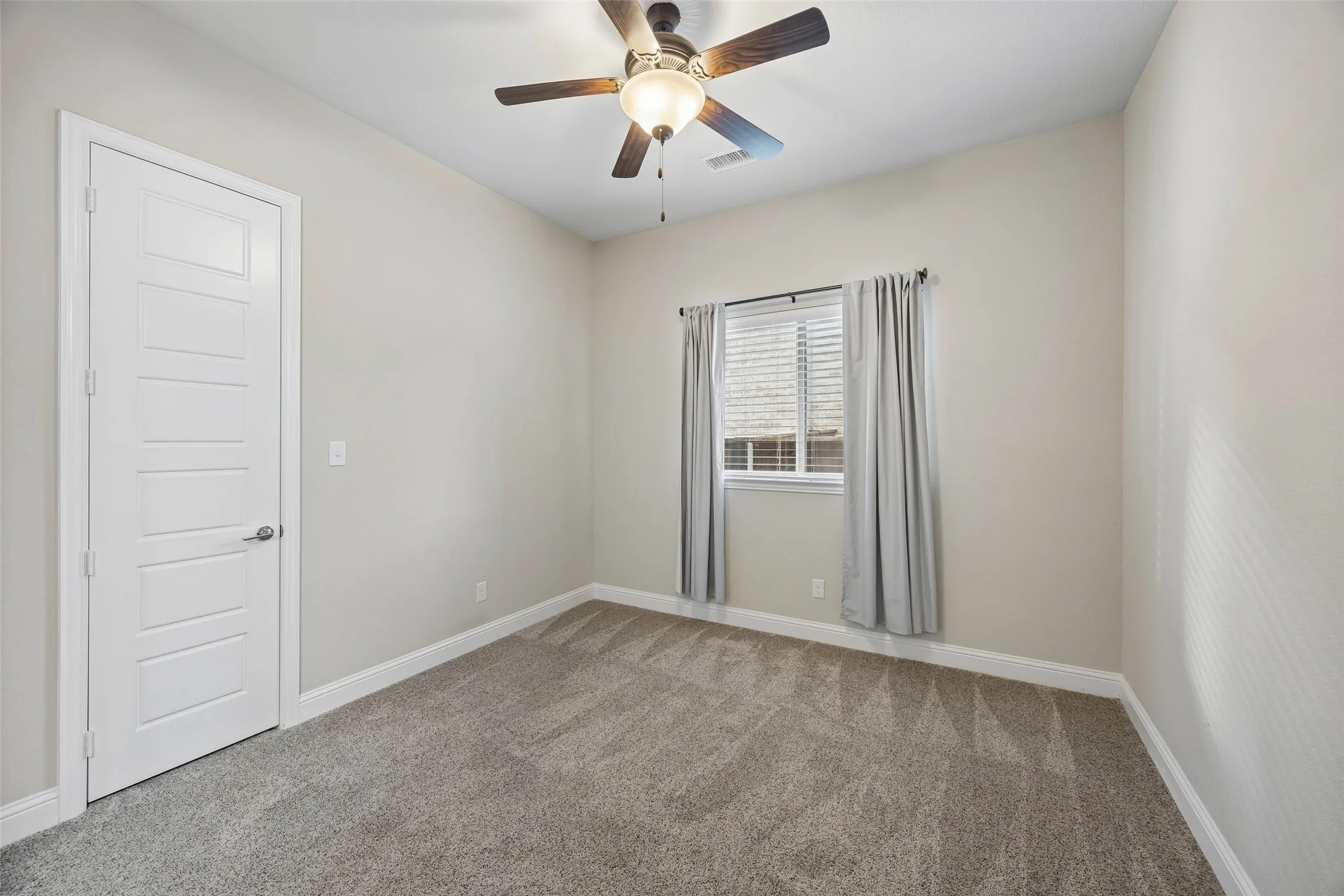 Single Family Residence For Sale in Collin County , 1306 Cypress Creek Way, Celina, Texas 75009, 4 Bedroom, 4 Bathroom, 3 Garage spaces, 3,319 Sqft, built in 2015, mls#21411665, Real Estate Agent in Celina, Homes For Sale in Collin county, Homes For Sale in Celina, Realtor in Celina Texas, Real Estate Brokerage Independent Realty Texas, Luminita Cordes Realtor