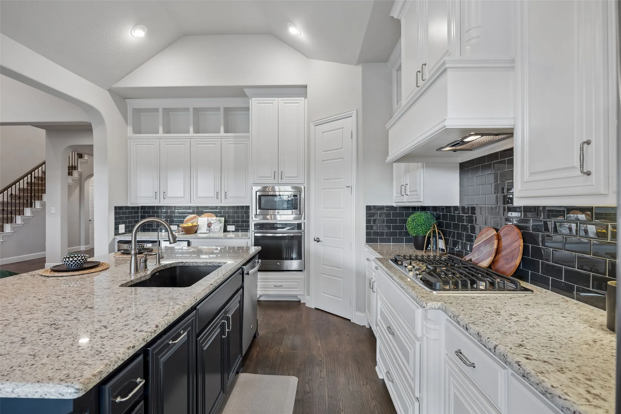 Single Family Residence For Sale in Collin County , 1306 Cypress Creek Way, Celina, Texas 75009, 4 Bedroom, 4 Bathroom, 3 Garage spaces, 3,319 Sqft, built in 2015, mls#21411665, Real Estate Agent in Celina, Homes For Sale in Collin county, Homes For Sale in Celina, Realtor in Celina Texas, Real Estate Brokerage Independent Realty Texas, Luminita Cordes Realtor