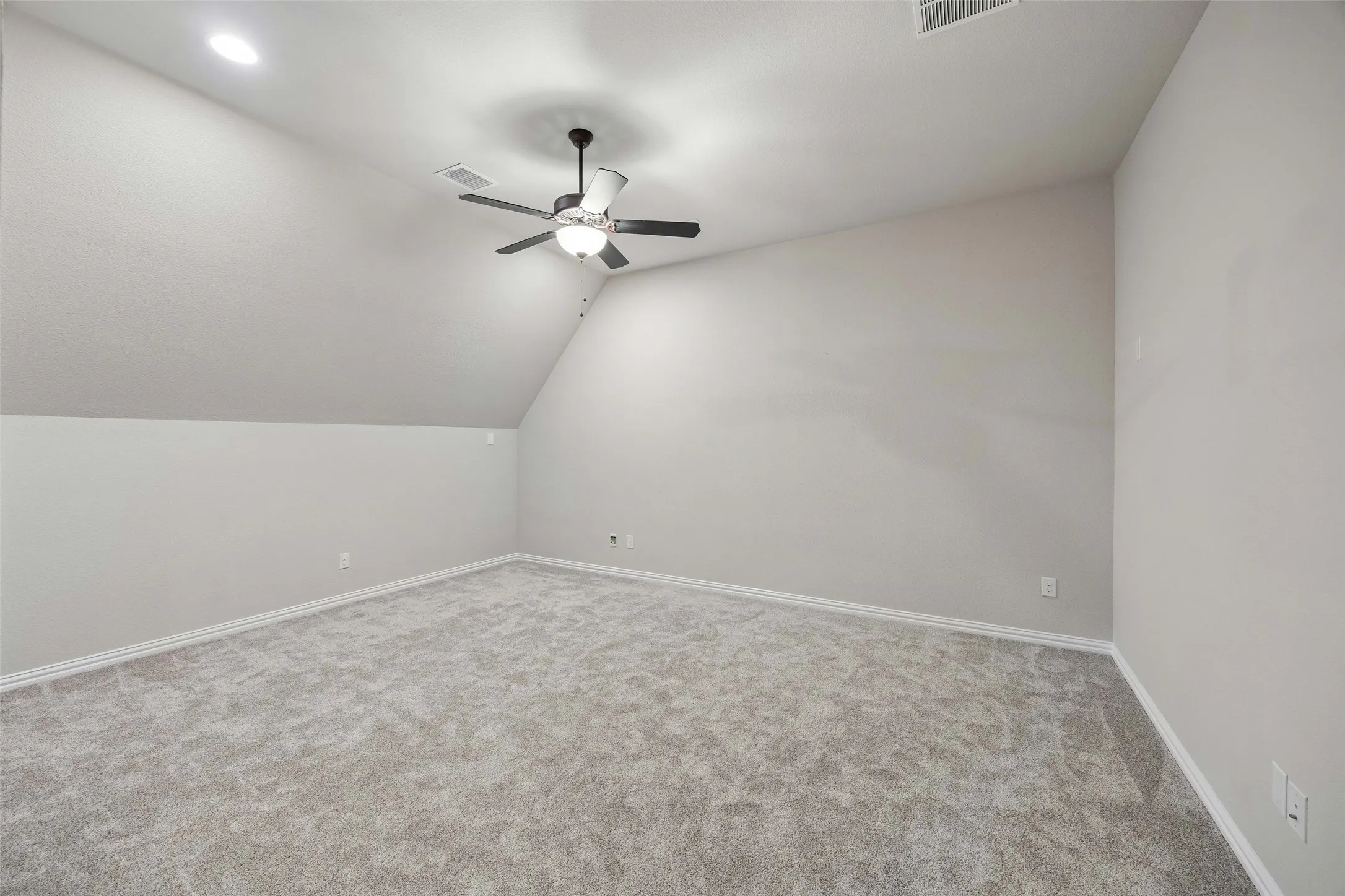 Single Family Residence For Sale in Collin County , 1306 Cypress Creek Way, Celina, Texas 75009, 4 Bedroom, 4 Bathroom, 3 Garage spaces, 3,319 Sqft, built in 2015, mls#21411665, Real Estate Agent in Celina, Homes For Sale in Collin county, Homes For Sale in Celina, Realtor in Celina Texas, Real Estate Brokerage Independent Realty Texas, Luminita Cordes Realtor