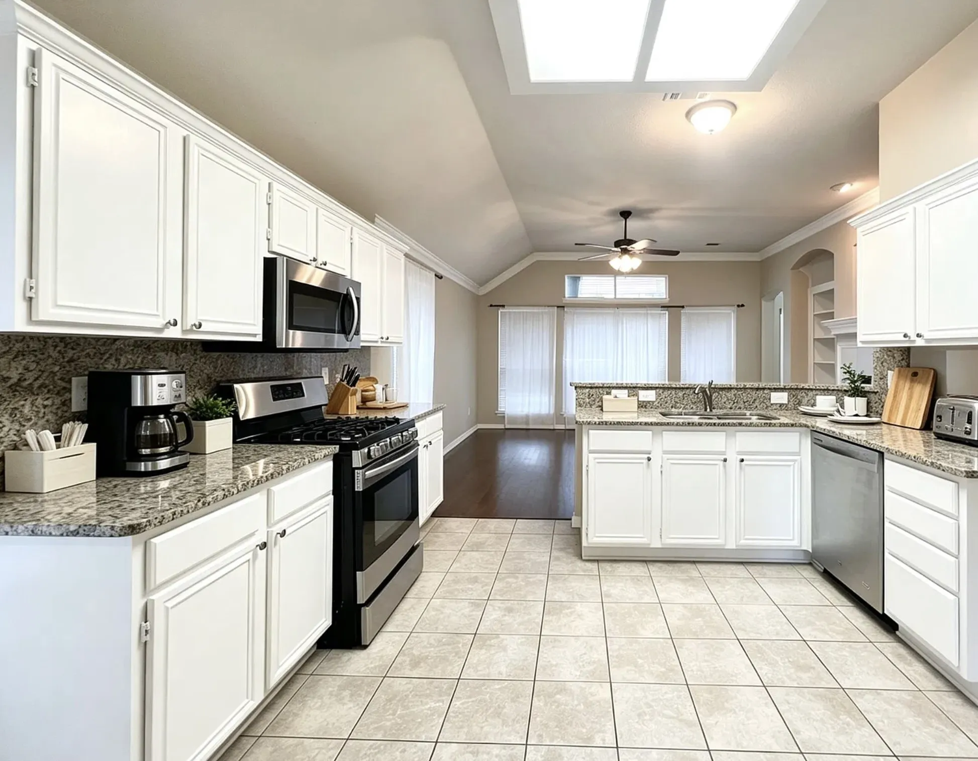Single Family Residence For Rent in Collin County , 7313 David Drive, Frisco, Texas 75034, 4 Bedroom, 2 Bathroom, Garage spaces, 1,804 Sqft, built in 1995, mls#21413390, Real Estate Agent in Frisco, Homes For Rent in Collin county, Homes For Rent in Frisco, Realtor in Frisco Texas, Real Estate Brokerage Independent Realty Texas, Luminita Cordes Realtor