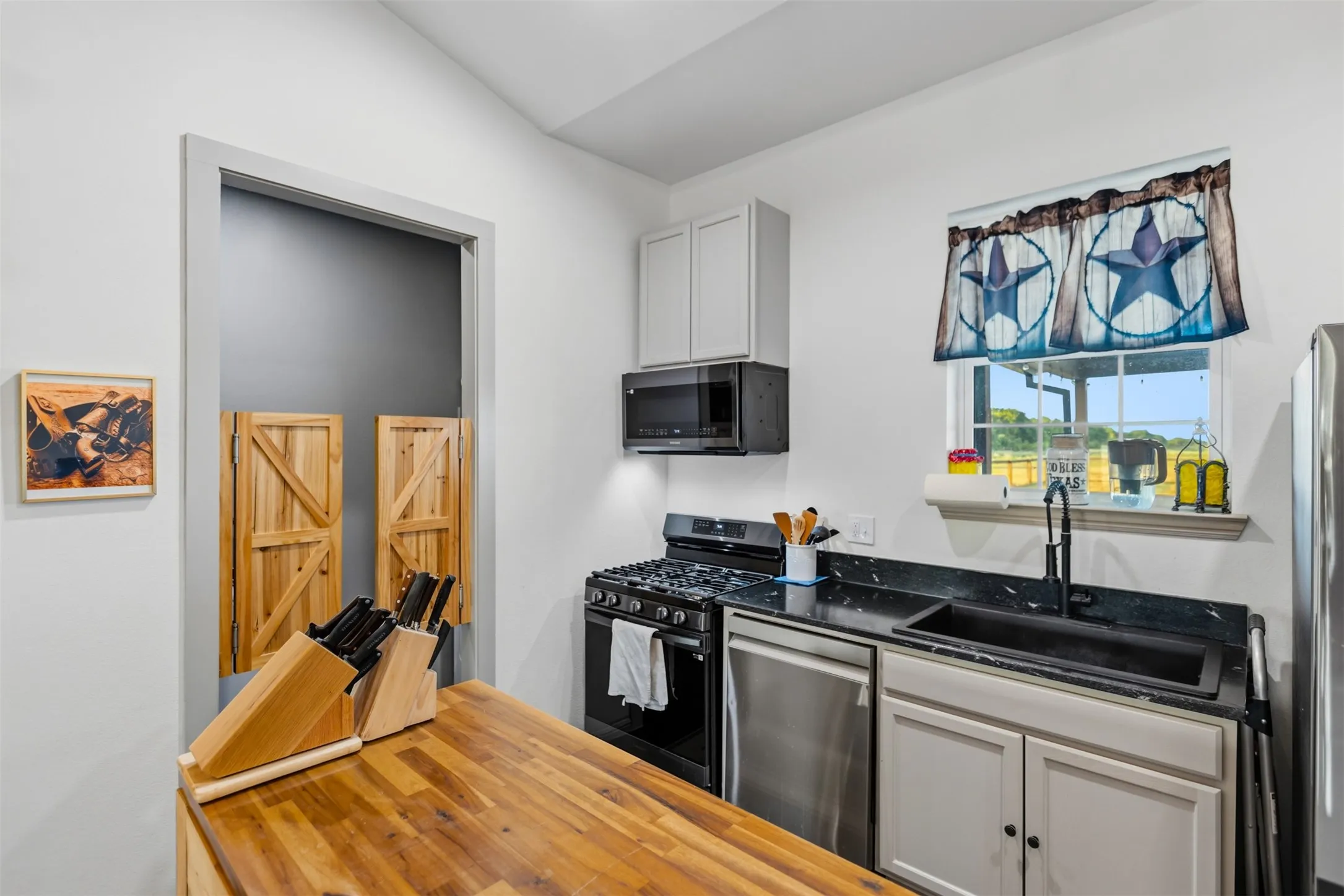 Ranch For Sale in Falls County , 502 County Road 182, Marlin, Texas 76661, 0, 0, Garage spaces, 0 Sqft, built in 0, mls#21413366, Real Estate Agent in Marlin, Homes For Sale in Falls county, Homes For Sale in Marlin, Realtor in Marlin Texas, Real Estate Brokerage Independent Realty Texas, Luminita Cordes Realtor