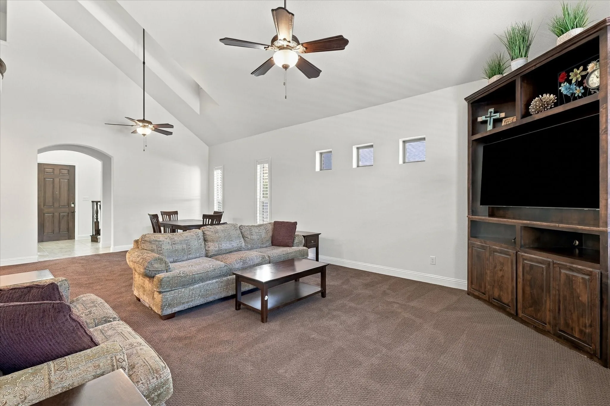 Single Family Residence For Sale in Denton County , 209 Blackberry Way, Denton, Texas 76210, 4 Bedroom, 4 Bathroom, 2 Garage spaces, 2,971 Sqft, built in 2017, mls#21407305, Real Estate Agent in Denton, Homes For Sale in Denton county, Homes For Sale in Denton, Realtor in Denton Texas, Real Estate Brokerage Independent Realty Texas, Luminita Cordes Realtor