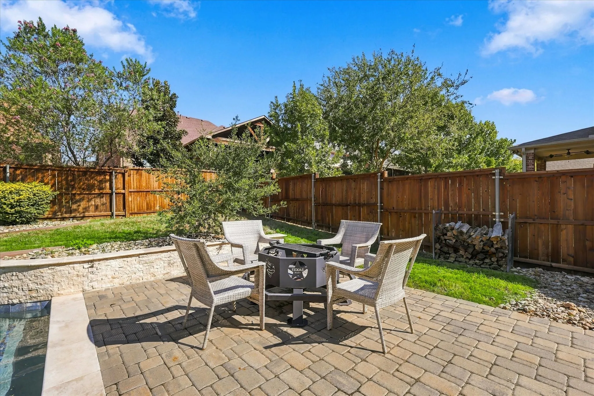 Single Family Residence For Sale in Denton County , 209 Blackberry Way, Denton, Texas 76210, 4 Bedroom, 4 Bathroom, 2 Garage spaces, 2,971 Sqft, built in 2017, mls#21407305, Real Estate Agent in Denton, Homes For Sale in Denton county, Homes For Sale in Denton, Realtor in Denton Texas, Real Estate Brokerage Independent Realty Texas, Luminita Cordes Realtor