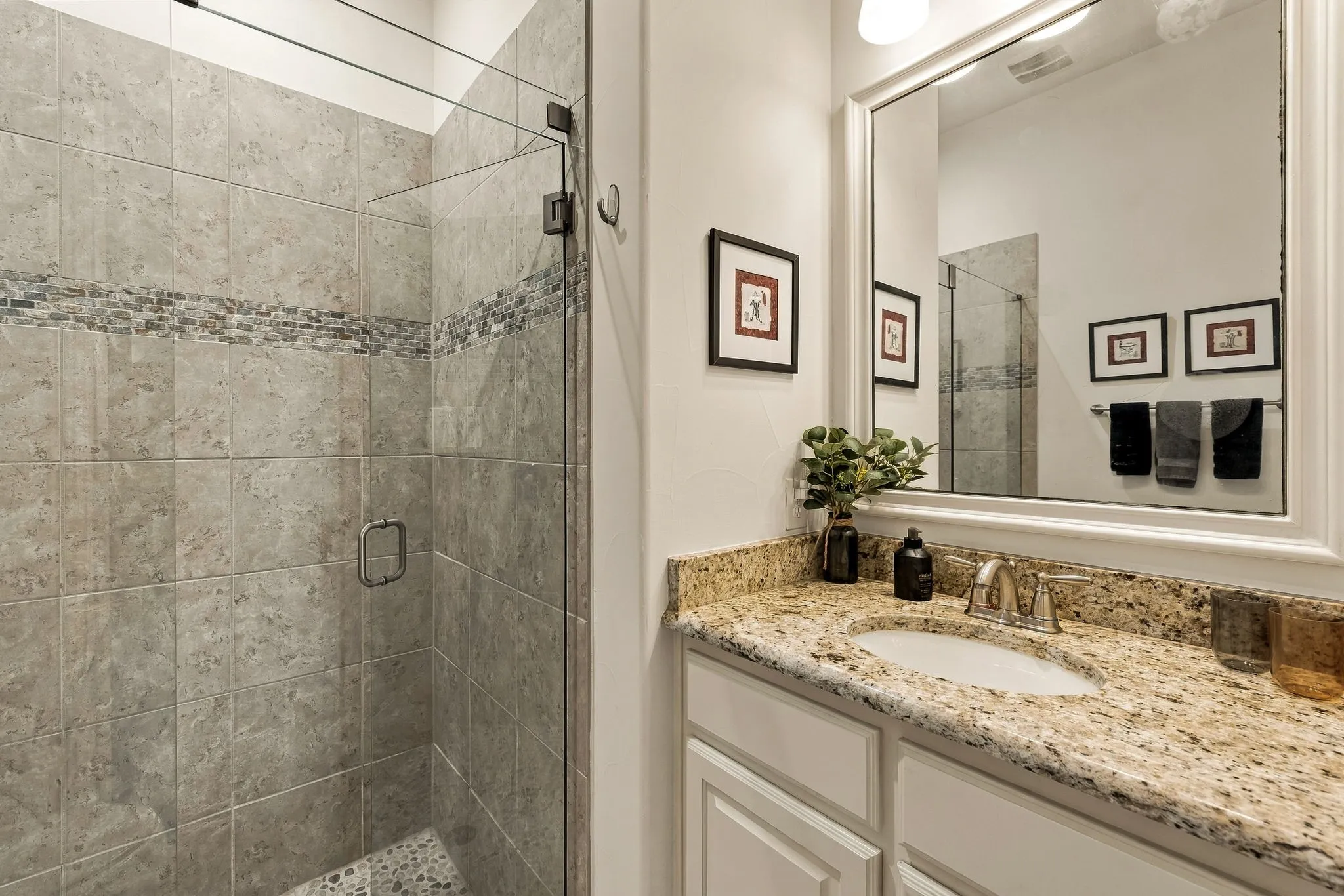 Single Family Residence For Rent in Denton County , 4035 Ferndale Lane, Frisco, Texas 75034, 4 Bedroom, 5 Bathroom, 3 Garage spaces, 4,573 Sqft, built in 2013, mls#21412419, Real Estate Agent in Frisco, Homes For Rent in Denton county, Homes For Rent in Frisco, Realtor in Frisco Texas, Real Estate Brokerage Independent Realty Texas, Luminita Cordes Realtor