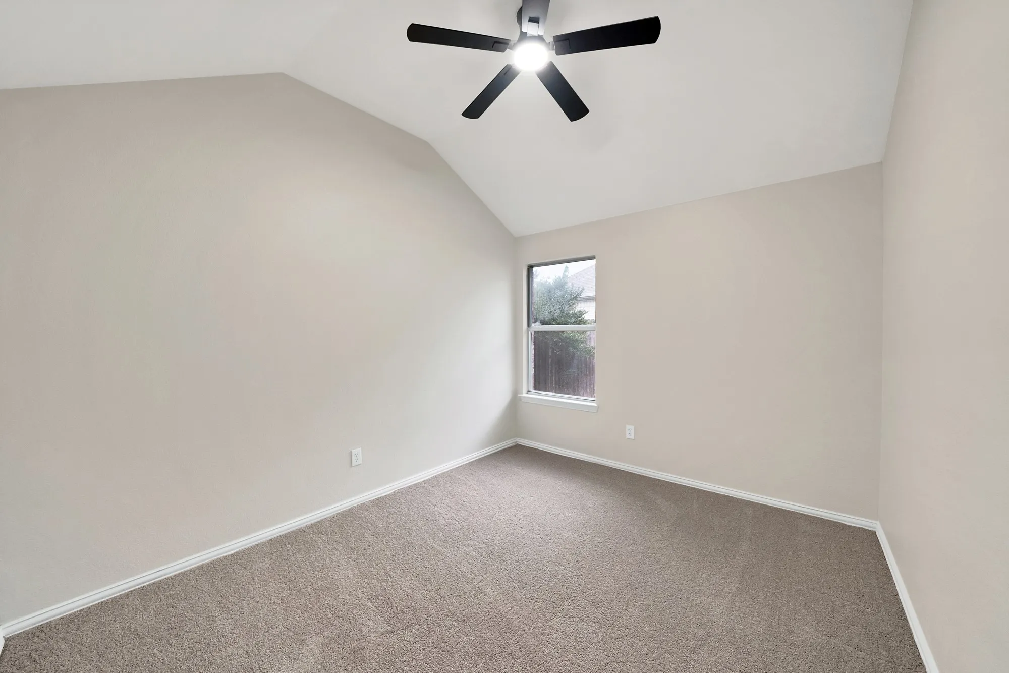 Single Family Residence For Sale in Tarrant County , 5776 Falcon Ridge Court, Haltom City, Texas 76137, 4 Bedroom, 2 Bathroom, 2 Garage spaces, 2,202 Sqft, built in 1997, mls#21410433, Real Estate Agent in Haltom City, Homes For Sale in Tarrant county, Homes For Sale in Haltom City, Realtor in Haltom City Texas, Real Estate Brokerage Independent Realty Texas, Luminita Cordes Realtor