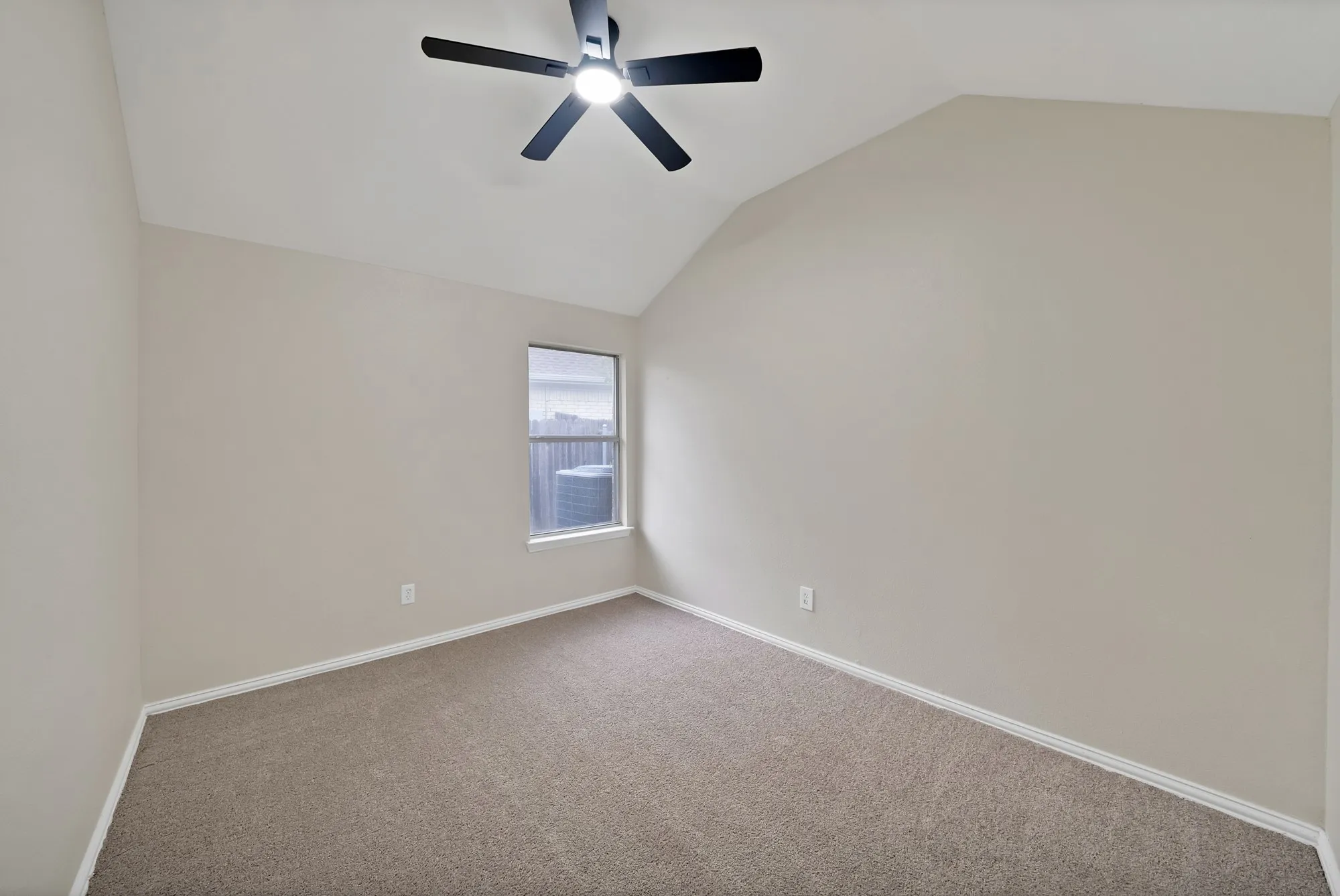Single Family Residence For Sale in Tarrant County , 5776 Falcon Ridge Court, Haltom City, Texas 76137, 4 Bedroom, 2 Bathroom, 2 Garage spaces, 2,202 Sqft, built in 1997, mls#21410433, Real Estate Agent in Haltom City, Homes For Sale in Tarrant county, Homes For Sale in Haltom City, Realtor in Haltom City Texas, Real Estate Brokerage Independent Realty Texas, Luminita Cordes Realtor
