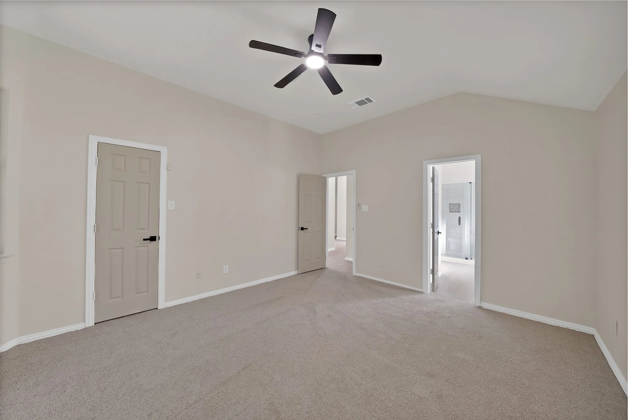 Single Family Residence For Sale in Tarrant County , 5776 Falcon Ridge Court, Haltom City, Texas 76137, 4 Bedroom, 2 Bathroom, 2 Garage spaces, 2,202 Sqft, built in 1997, mls#21410433, Real Estate Agent in Haltom City, Homes For Sale in Tarrant county, Homes For Sale in Haltom City, Realtor in Haltom City Texas, Real Estate Brokerage Independent Realty Texas, Luminita Cordes Realtor