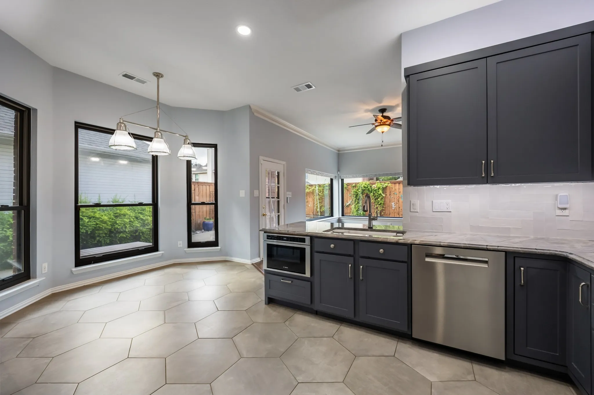 Single Family Residence For Sale in Dallas County , 701 Nottingham Drive, Coppell, Texas 75019, 5 Bedroom, 4 Bathroom, 2 Garage spaces, 3,074 Sqft, built in 1992, mls#21412835, Real Estate Agent in Coppell, Homes For Sale in Dallas county, Homes For Sale in Coppell, Realtor in Coppell Texas, Real Estate Brokerage Independent Realty Texas, Luminita Cordes Realtor