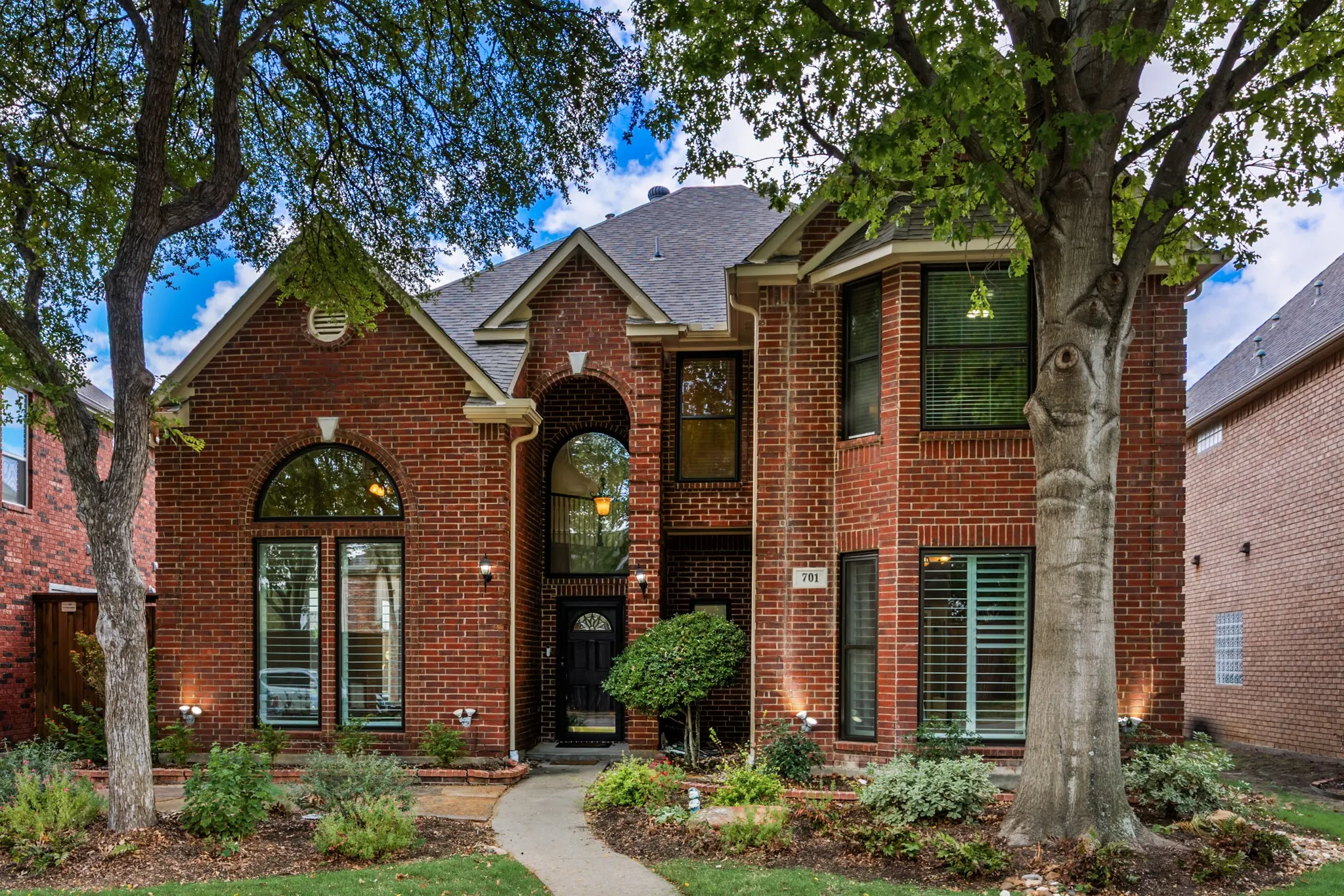 Single Family Residence For Sale in Dallas County , 701 Nottingham Drive, Coppell, Texas 75019, 5 Bedroom, 4 Bathroom, 2 Garage spaces, 3,074 Sqft, built in 1992, mls#21412835, Real Estate Agent in Coppell, Homes For Sale in Dallas county, Homes For Sale in Coppell, Realtor in Coppell Texas, Real Estate Brokerage Independent Realty Texas, Luminita Cordes Realtor
