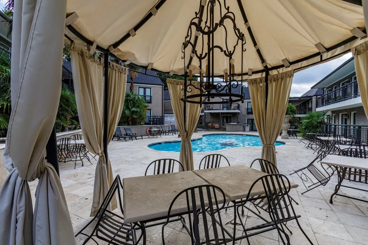 Condominium For Sale in Dallas County , 10119 Regal Park Lane 104, Dallas, Texas 75230, 2 Bedroom, 2 Bathroom, Garage spaces, 949 Sqft, built in 1964, mls#21412447, Real Estate Agent in Dallas, Homes For Sale in Dallas county, Homes For Sale in Dallas, Realtor in Dallas Texas, Real Estate Brokerage Independent Realty Texas, Luminita Cordes Realtor