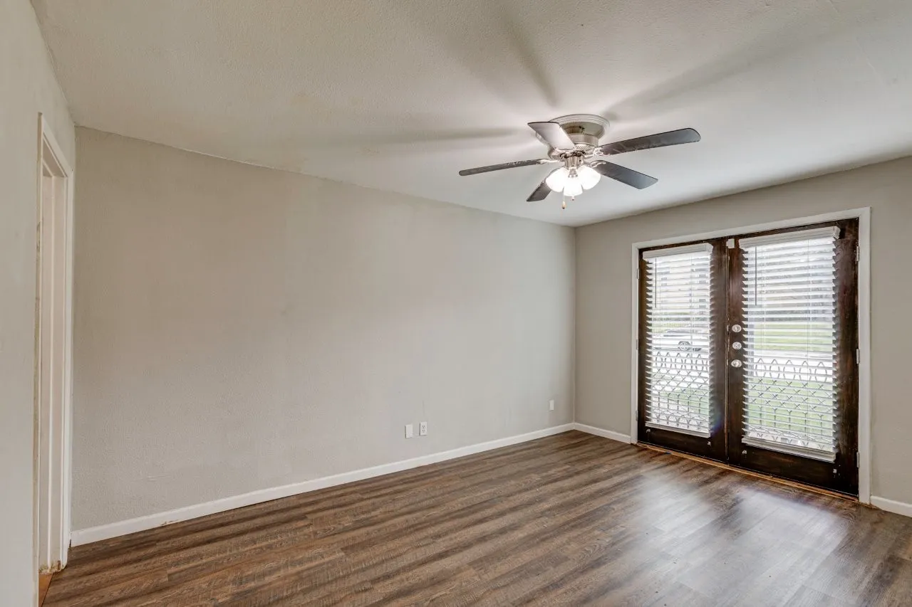 Condominium For Sale in Dallas County , 10119 Regal Park Lane 104, Dallas, Texas 75230, 2 Bedroom, 2 Bathroom, Garage spaces, 949 Sqft, built in 1964, mls#21412447, Real Estate Agent in Dallas, Homes For Sale in Dallas county, Homes For Sale in Dallas, Realtor in Dallas Texas, Real Estate Brokerage Independent Realty Texas, Luminita Cordes Realtor