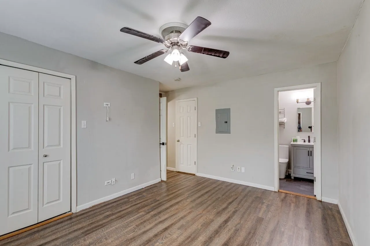 Condominium For Sale in Dallas County , 10119 Regal Park Lane 104, Dallas, Texas 75230, 2 Bedroom, 2 Bathroom, Garage spaces, 949 Sqft, built in 1964, mls#21412447, Real Estate Agent in Dallas, Homes For Sale in Dallas county, Homes For Sale in Dallas, Realtor in Dallas Texas, Real Estate Brokerage Independent Realty Texas, Luminita Cordes Realtor