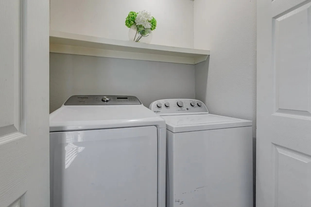 Condominium For Sale in Dallas County , 10119 Regal Park Lane 104, Dallas, Texas 75230, 2 Bedroom, 2 Bathroom, Garage spaces, 949 Sqft, built in 1964, mls#21412447, Real Estate Agent in Dallas, Homes For Sale in Dallas county, Homes For Sale in Dallas, Realtor in Dallas Texas, Real Estate Brokerage Independent Realty Texas, Luminita Cordes Realtor
