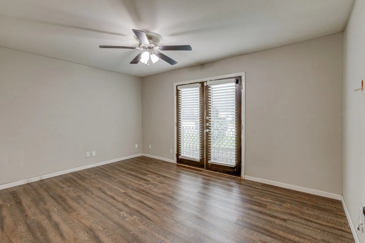 Condominium For Sale in Dallas County , 10119 Regal Park Lane 104, Dallas, Texas 75230, 2 Bedroom, 2 Bathroom, Garage spaces, 949 Sqft, built in 1964, mls#21412447, Real Estate Agent in Dallas, Homes For Sale in Dallas county, Homes For Sale in Dallas, Realtor in Dallas Texas, Real Estate Brokerage Independent Realty Texas, Luminita Cordes Realtor