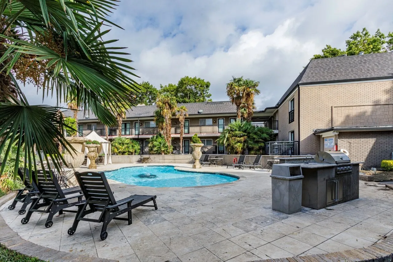 Condominium For Sale in Dallas County , 10119 Regal Park Lane 104, Dallas, Texas 75230, 2 Bedroom, 2 Bathroom, Garage spaces, 949 Sqft, built in 1964, mls#21412447, Real Estate Agent in Dallas, Homes For Sale in Dallas county, Homes For Sale in Dallas, Realtor in Dallas Texas, Real Estate Brokerage Independent Realty Texas, Luminita Cordes Realtor
