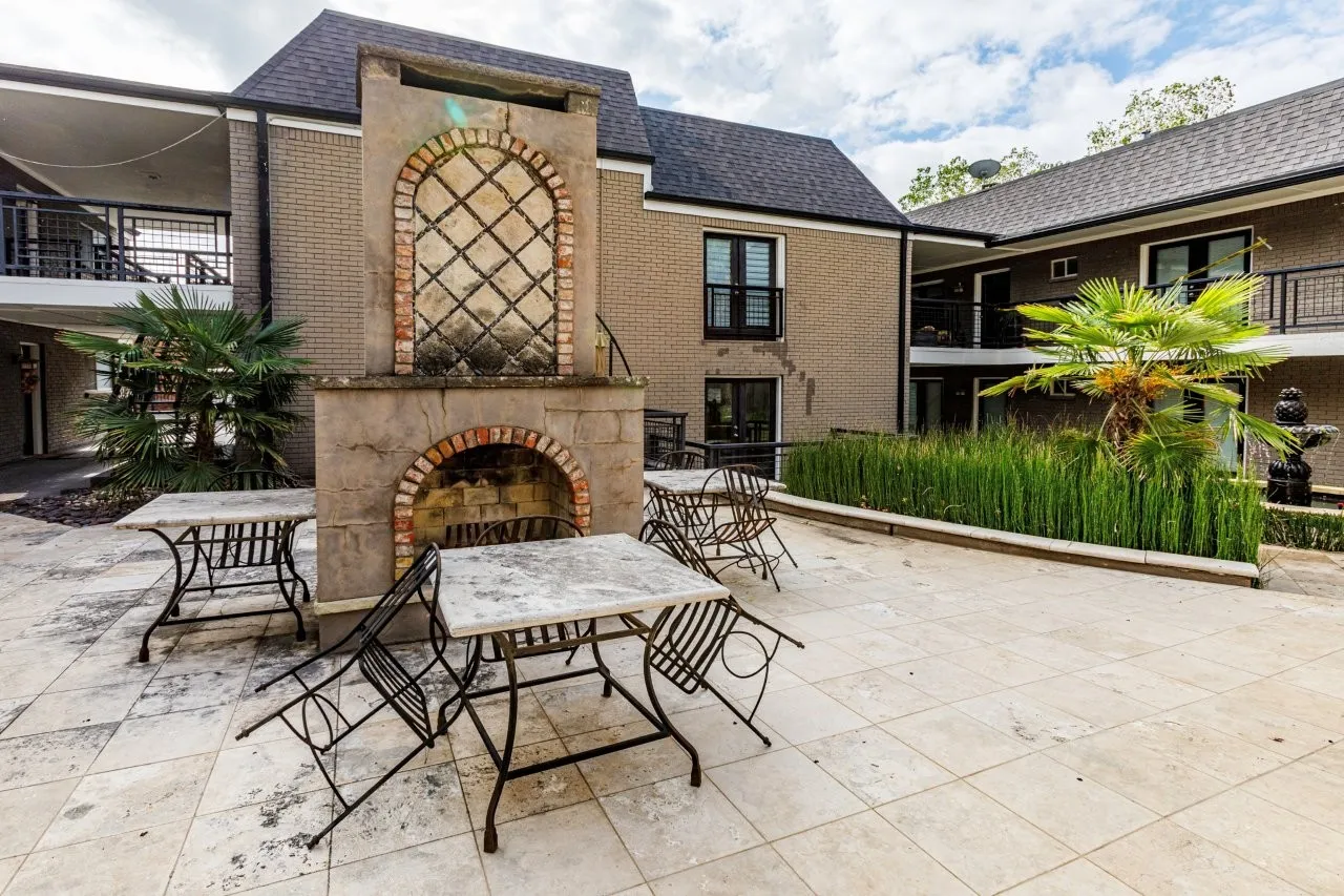 Condominium For Sale in Dallas County , 10119 Regal Park Lane 104, Dallas, Texas 75230, 2 Bedroom, 2 Bathroom, Garage spaces, 949 Sqft, built in 1964, mls#21412447, Real Estate Agent in Dallas, Homes For Sale in Dallas county, Homes For Sale in Dallas, Realtor in Dallas Texas, Real Estate Brokerage Independent Realty Texas, Luminita Cordes Realtor