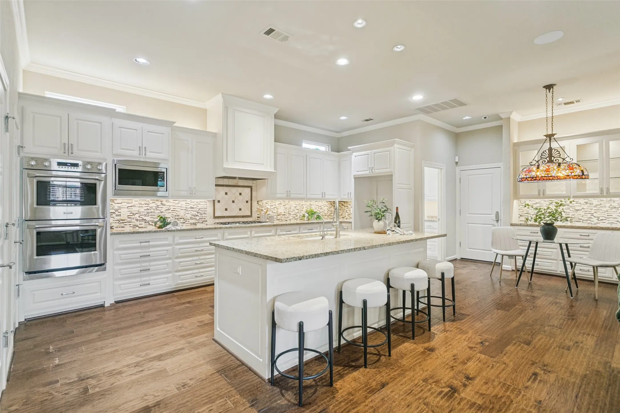 Single Family Residence For Sale in Collin County , 6003 Weymouth Drive, Dallas, Texas 75252, 3 Bedroom, 3 Bathroom, 2 Garage spaces, 3,011 Sqft, built in 1995, mls#21411129, Real Estate Agent in Dallas, Homes For Sale in Collin county, Homes For Sale in Dallas, Realtor in Dallas Texas, Real Estate Brokerage Independent Realty Texas, Luminita Cordes Realtor