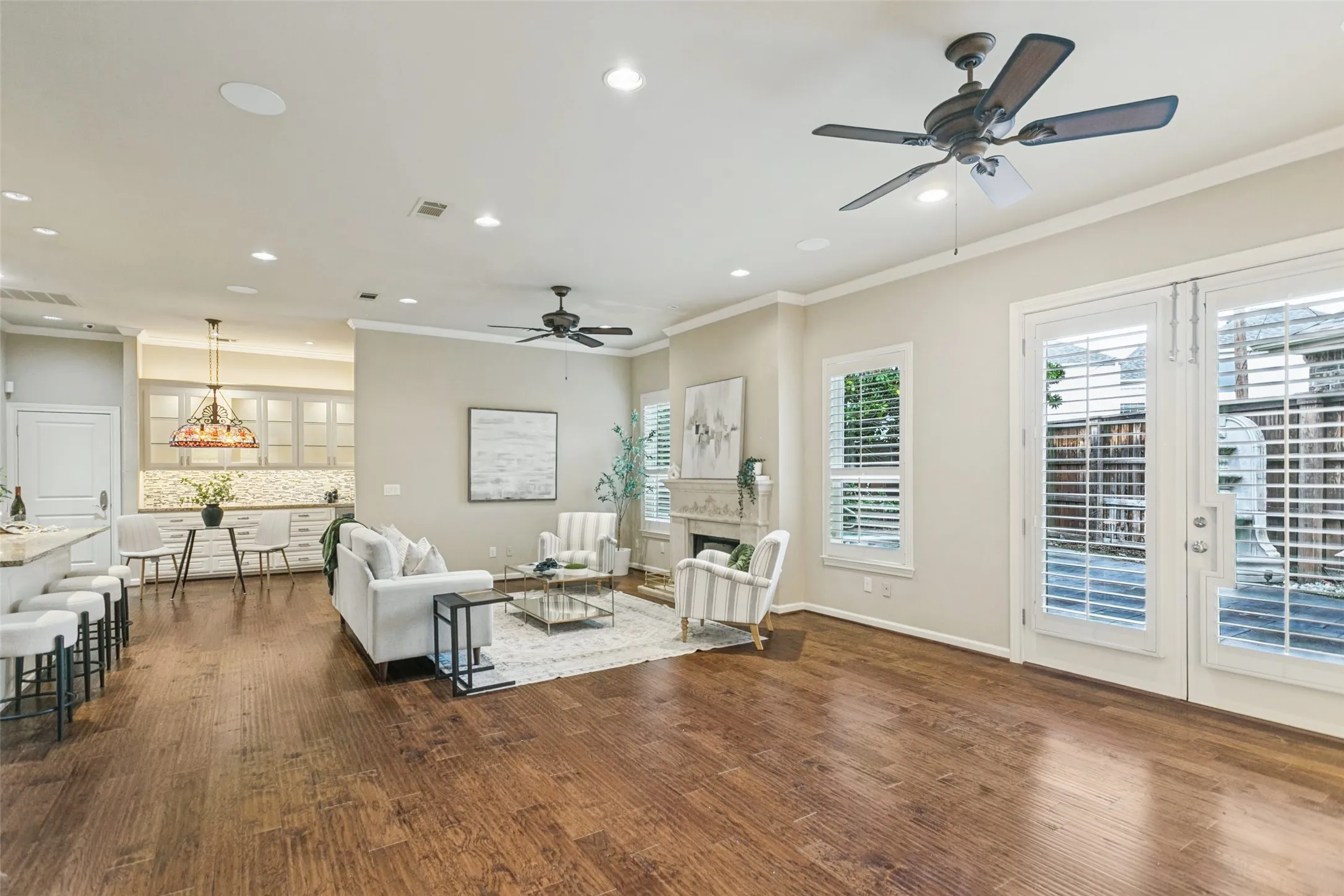 Single Family Residence For Sale in Collin County , 6003 Weymouth Drive, Dallas, Texas 75252, 3 Bedroom, 3 Bathroom, 2 Garage spaces, 3,011 Sqft, built in 1995, mls#21411129, Real Estate Agent in Dallas, Homes For Sale in Collin county, Homes For Sale in Dallas, Realtor in Dallas Texas, Real Estate Brokerage Independent Realty Texas, Luminita Cordes Realtor