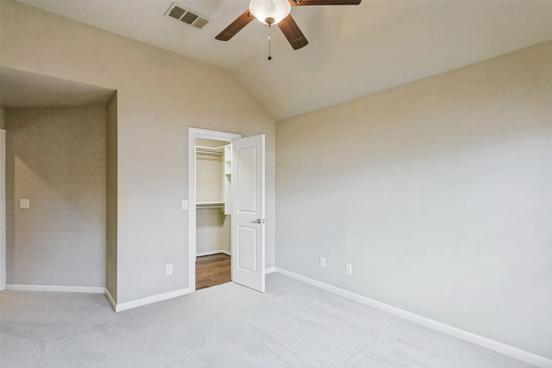 Single Family Residence For Sale in Collin County , 6003 Weymouth Drive, Dallas, Texas 75252, 3 Bedroom, 3 Bathroom, 2 Garage spaces, 3,011 Sqft, built in 1995, mls#21411129, Real Estate Agent in Dallas, Homes For Sale in Collin county, Homes For Sale in Dallas, Realtor in Dallas Texas, Real Estate Brokerage Independent Realty Texas, Luminita Cordes Realtor