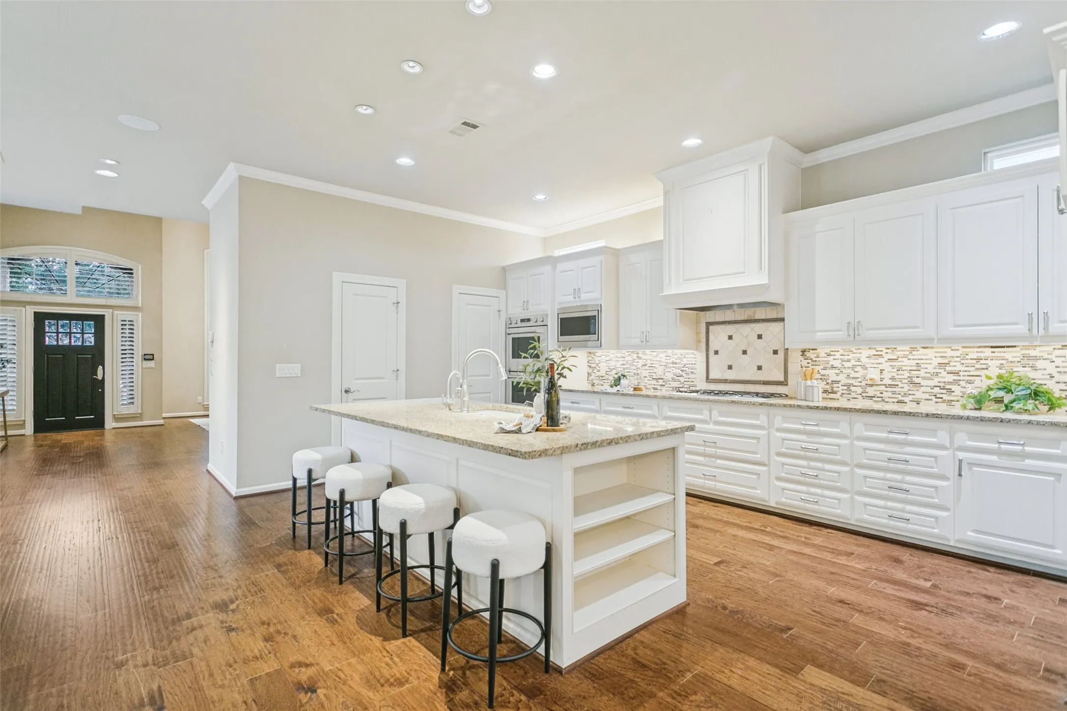 Single Family Residence For Sale in Collin County , 6003 Weymouth Drive, Dallas, Texas 75252, 3 Bedroom, 3 Bathroom, 2 Garage spaces, 3,011 Sqft, built in 1995, mls#21411129, Real Estate Agent in Dallas, Homes For Sale in Collin county, Homes For Sale in Dallas, Realtor in Dallas Texas, Real Estate Brokerage Independent Realty Texas, Luminita Cordes Realtor