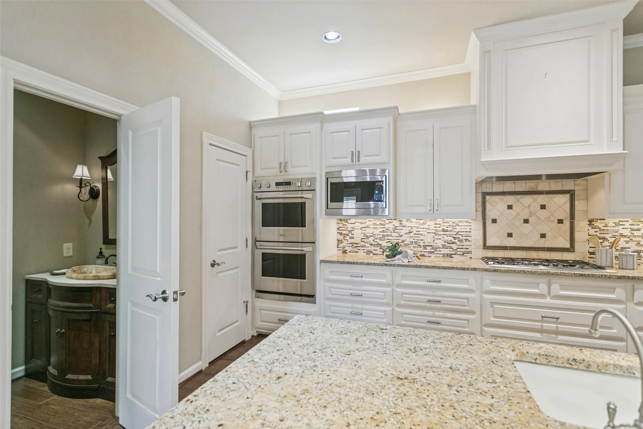 Single Family Residence For Sale in Collin County , 6003 Weymouth Drive, Dallas, Texas 75252, 3 Bedroom, 3 Bathroom, 2 Garage spaces, 3,011 Sqft, built in 1995, mls#21411129, Real Estate Agent in Dallas, Homes For Sale in Collin county, Homes For Sale in Dallas, Realtor in Dallas Texas, Real Estate Brokerage Independent Realty Texas, Luminita Cordes Realtor