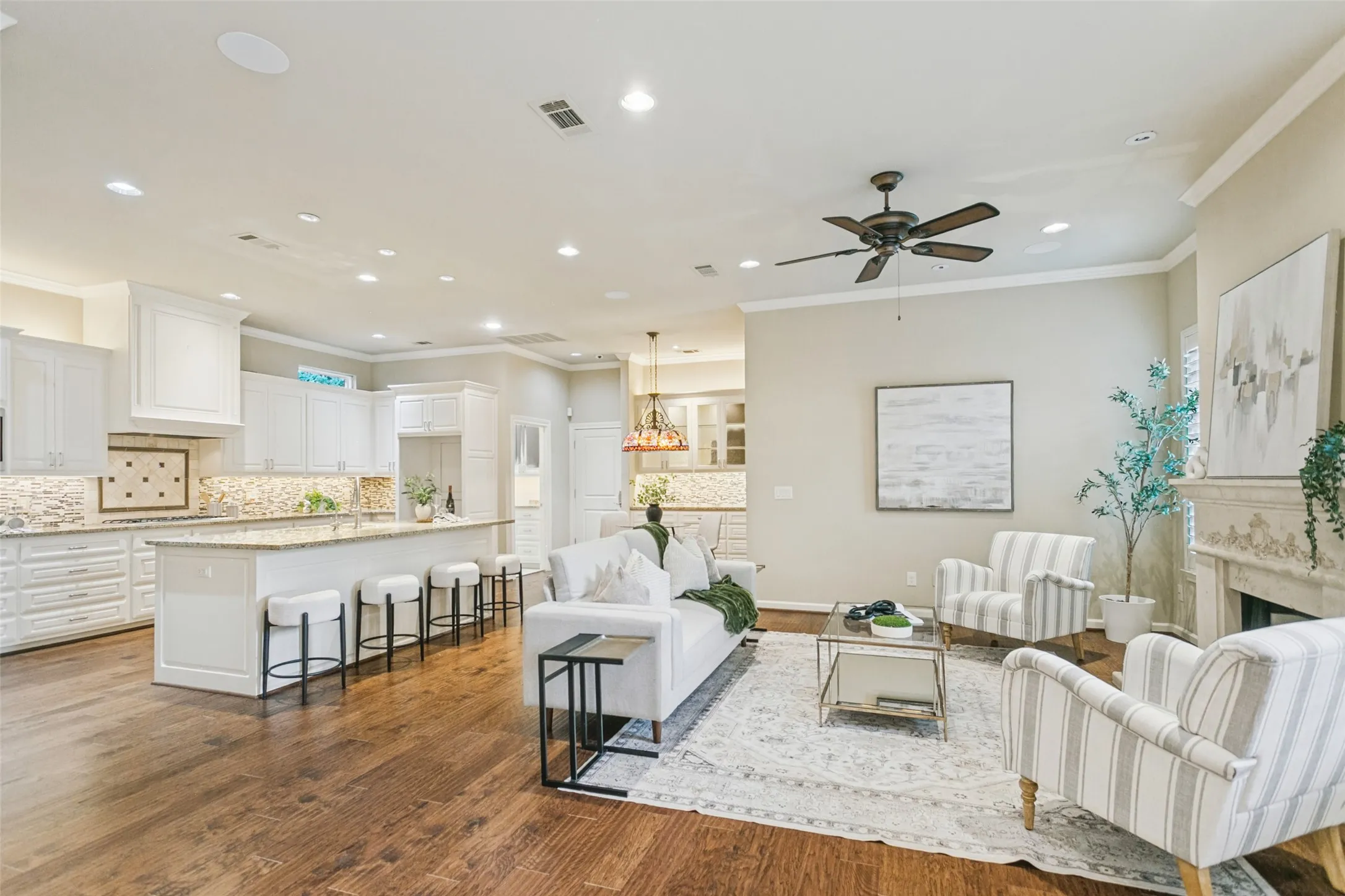 Single Family Residence For Sale in Collin County , 6003 Weymouth Drive, Dallas, Texas 75252, 3 Bedroom, 3 Bathroom, 2 Garage spaces, 3,011 Sqft, built in 1995, mls#21411129, Real Estate Agent in Dallas, Homes For Sale in Collin county, Homes For Sale in Dallas, Realtor in Dallas Texas, Real Estate Brokerage Independent Realty Texas, Luminita Cordes Realtor